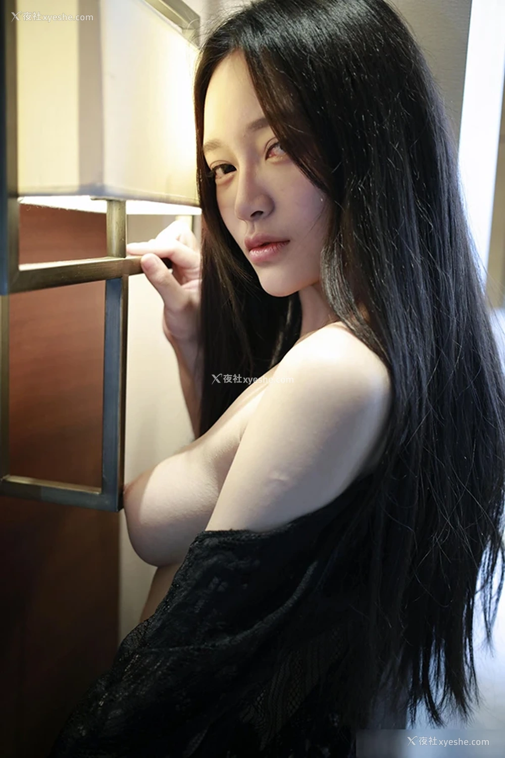 1P - 秀人女神唐琪儿黑色透视衣无圣光人体图集