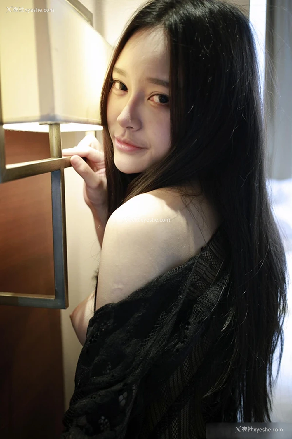 1P - 秀人女神唐琪儿黑色透视衣无圣光人体图集