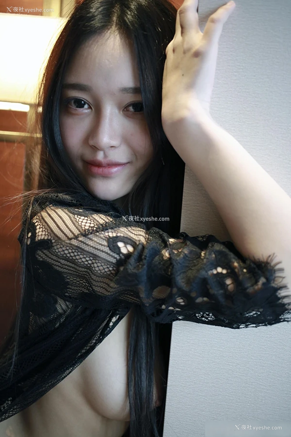 1P - 秀人女神唐琪儿黑色透视衣无圣光人体图集