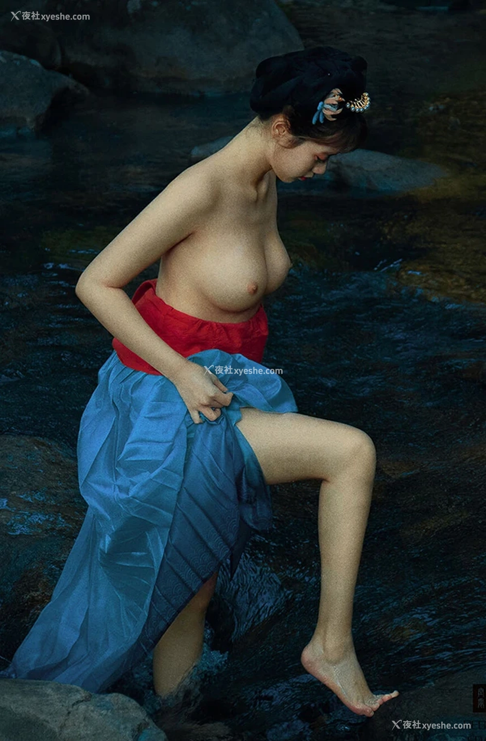 1P - 森林小溪古装美女唐小果无圣光美乳写真