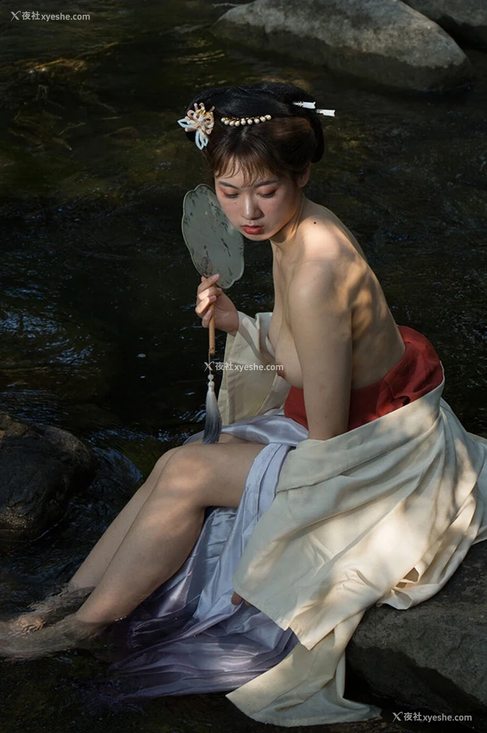 1P - 森林小溪古装美女唐小果无圣光美乳写真