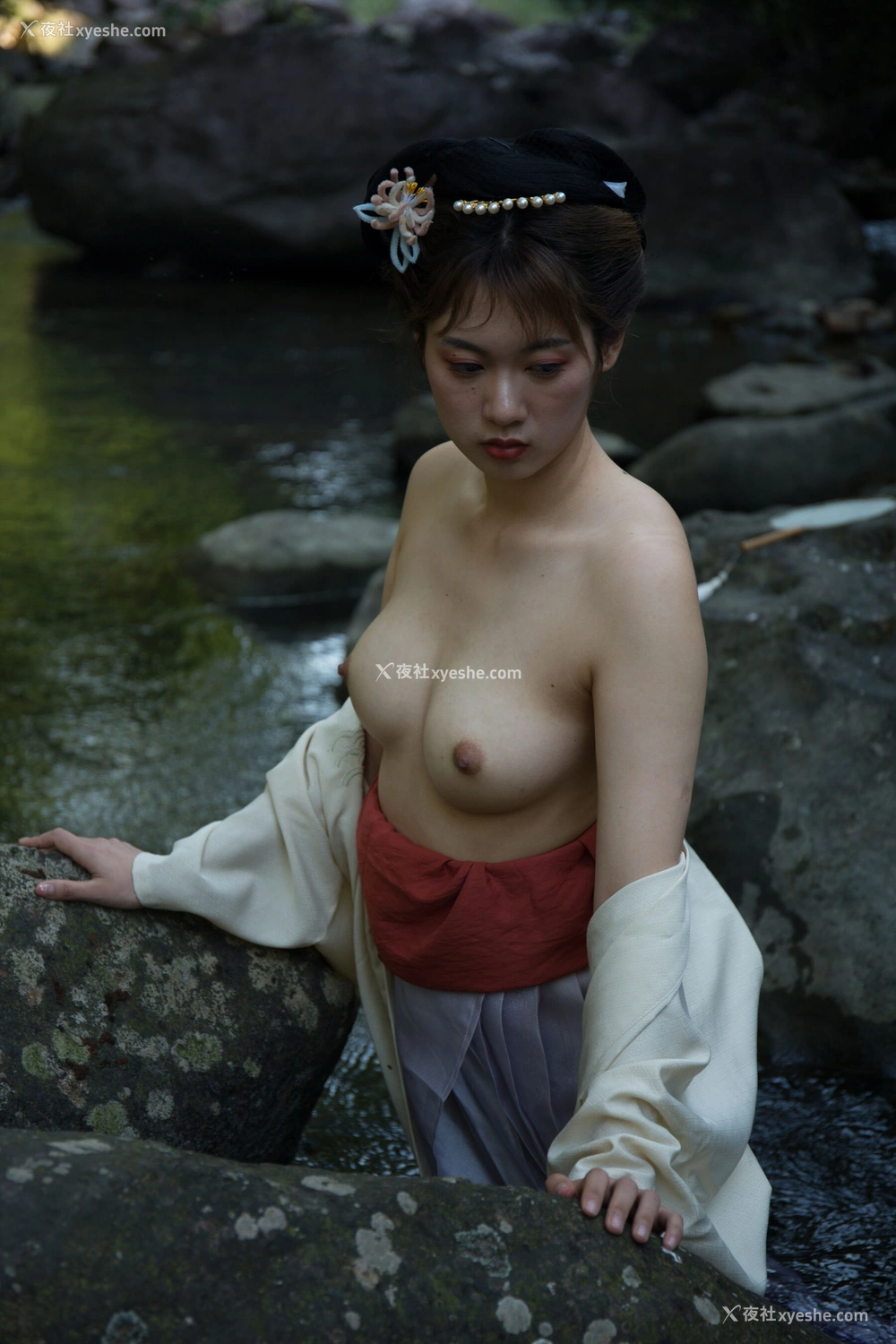 1P - 国模林子遥人体私拍套图