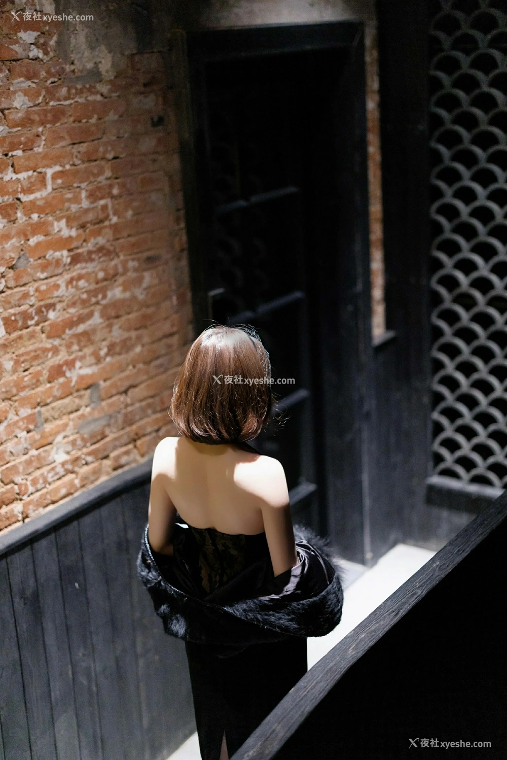 1P - [XiuRen秀人网] No.9880 徐莉芝Booty