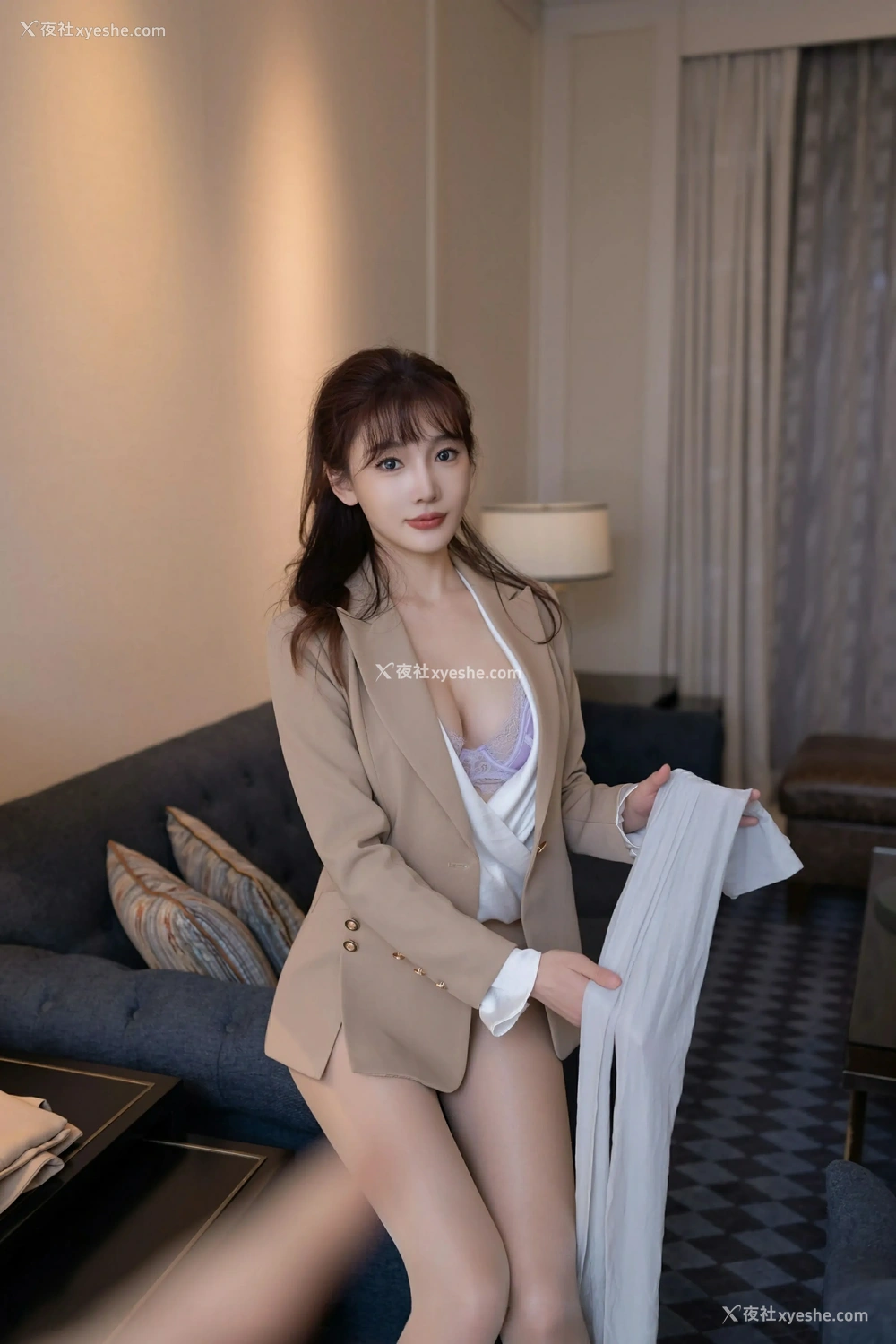 1P - [XiuRen秀人网] No.9881 陆萱萱