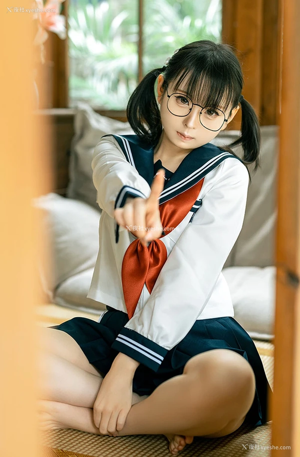 1P - 网红美女幼水铃衣 双马尾居家小可爱