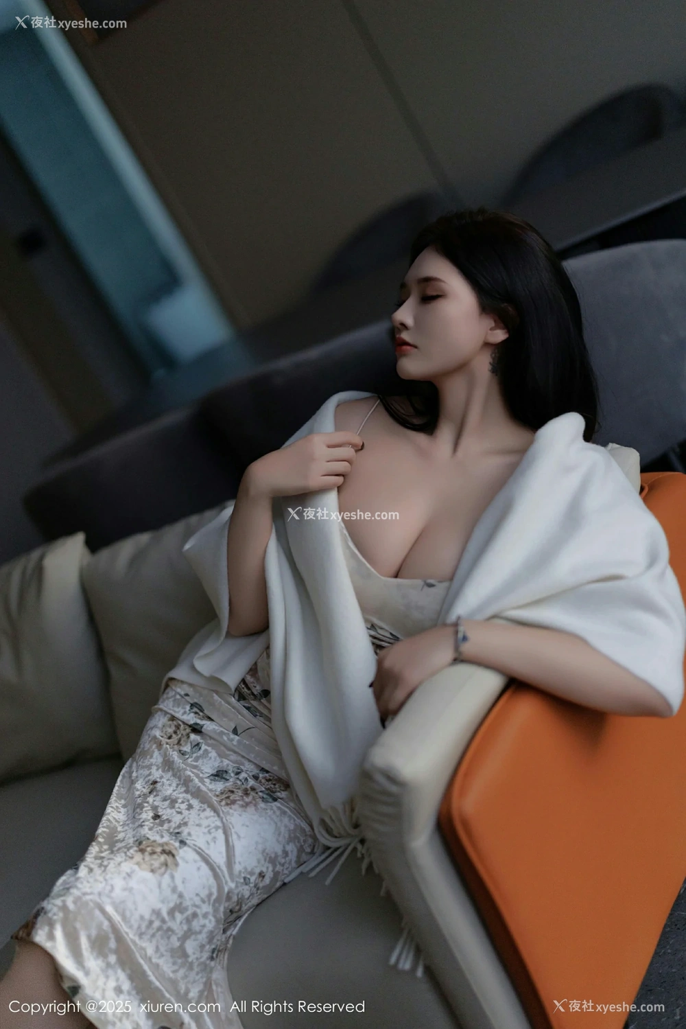 1P - [XiuRen秀人网] No.9899 娜比