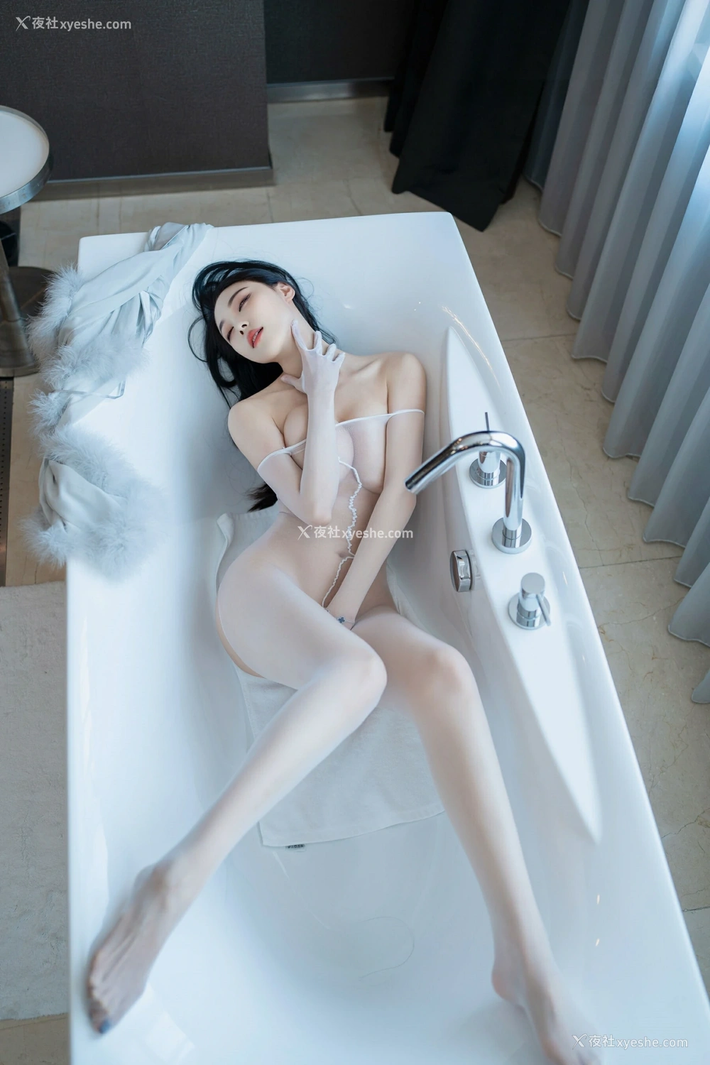 1P - xiuren秀人网福利清妙大尺度私拍无码流出白色连体袜