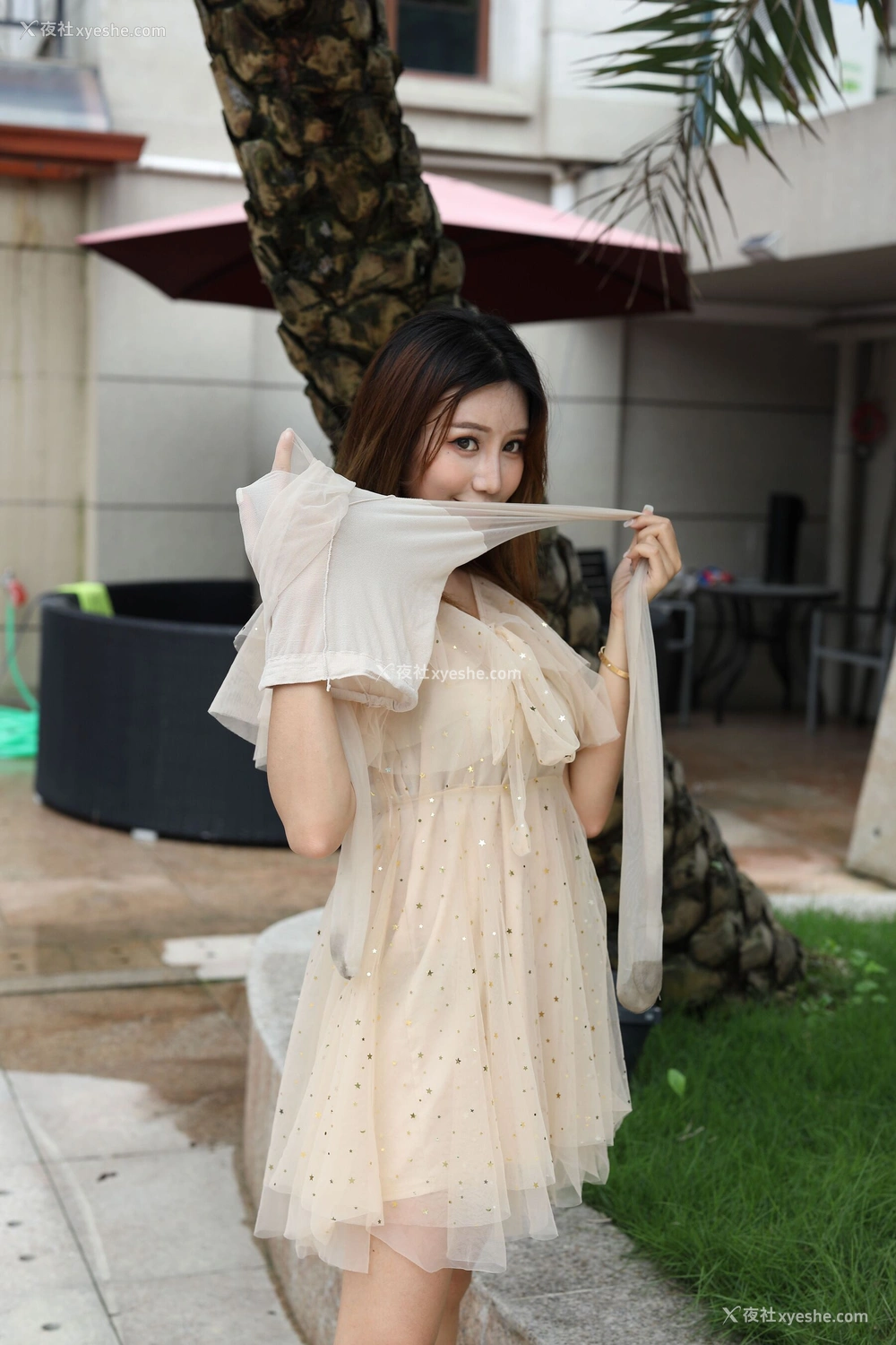 1P - 纱裙肉丝美女