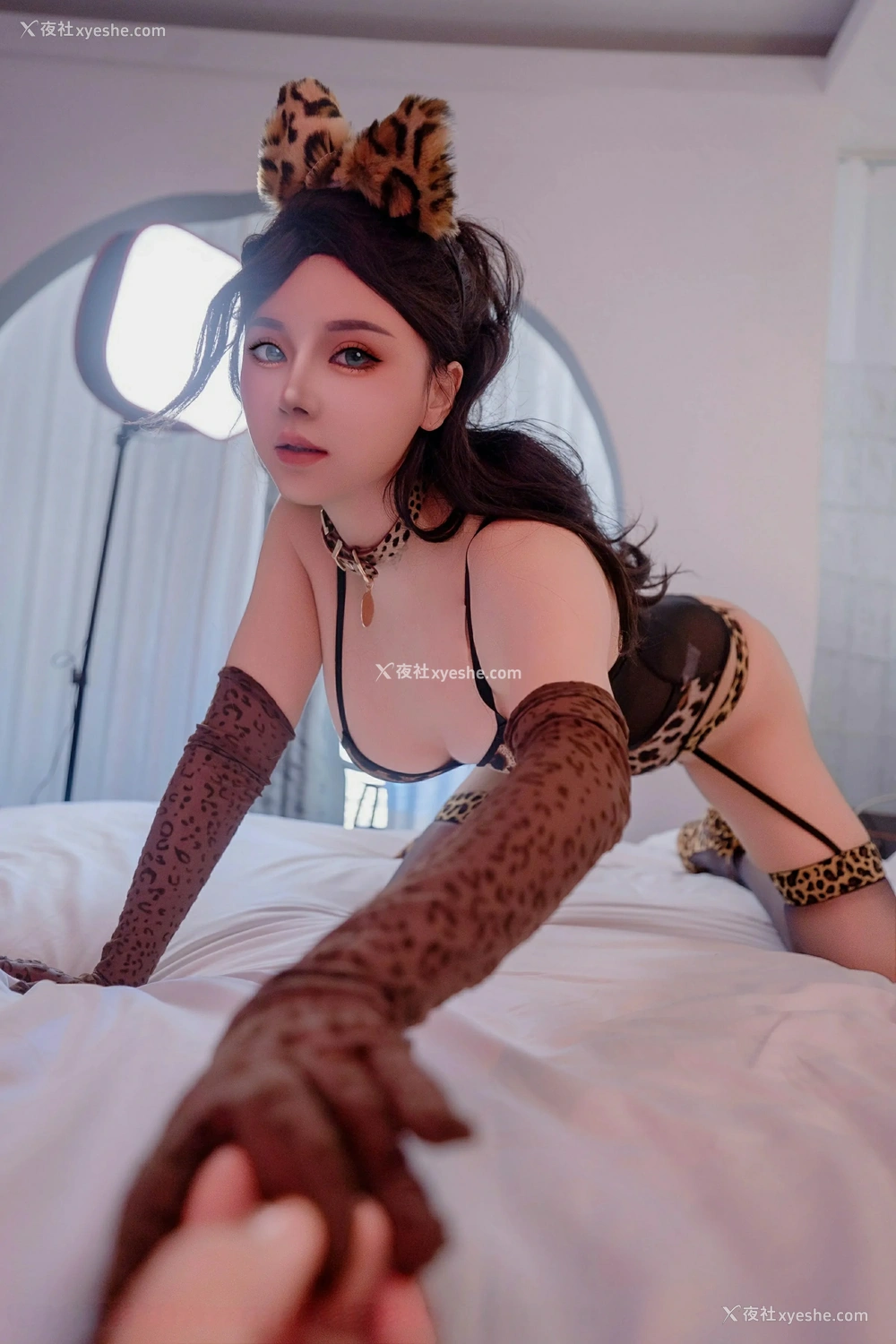 1P - [XiuRen秀人网] No.9910 不吃冰淇淋