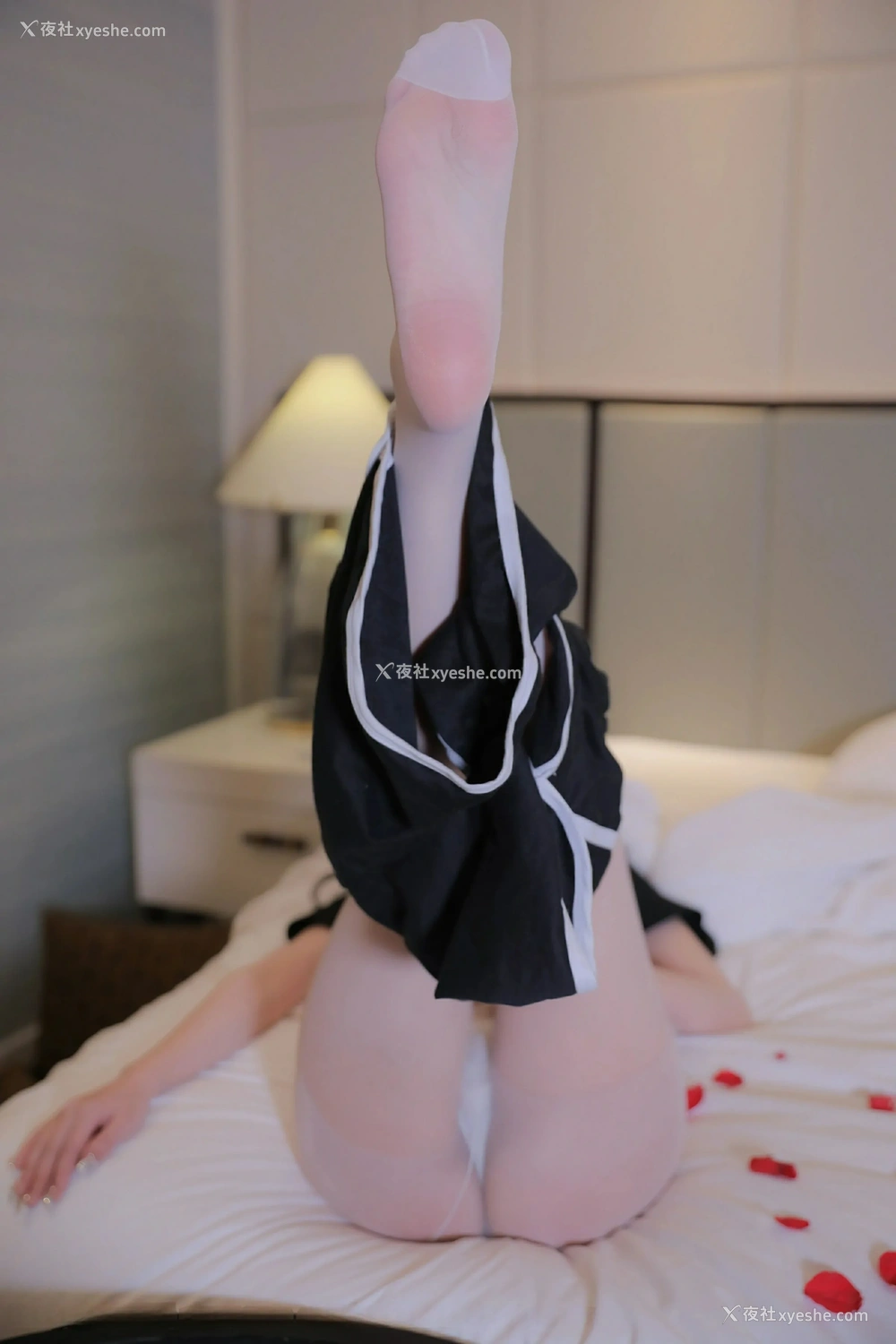 1P - [XiuRen秀人网] No.9916 伊一Moon