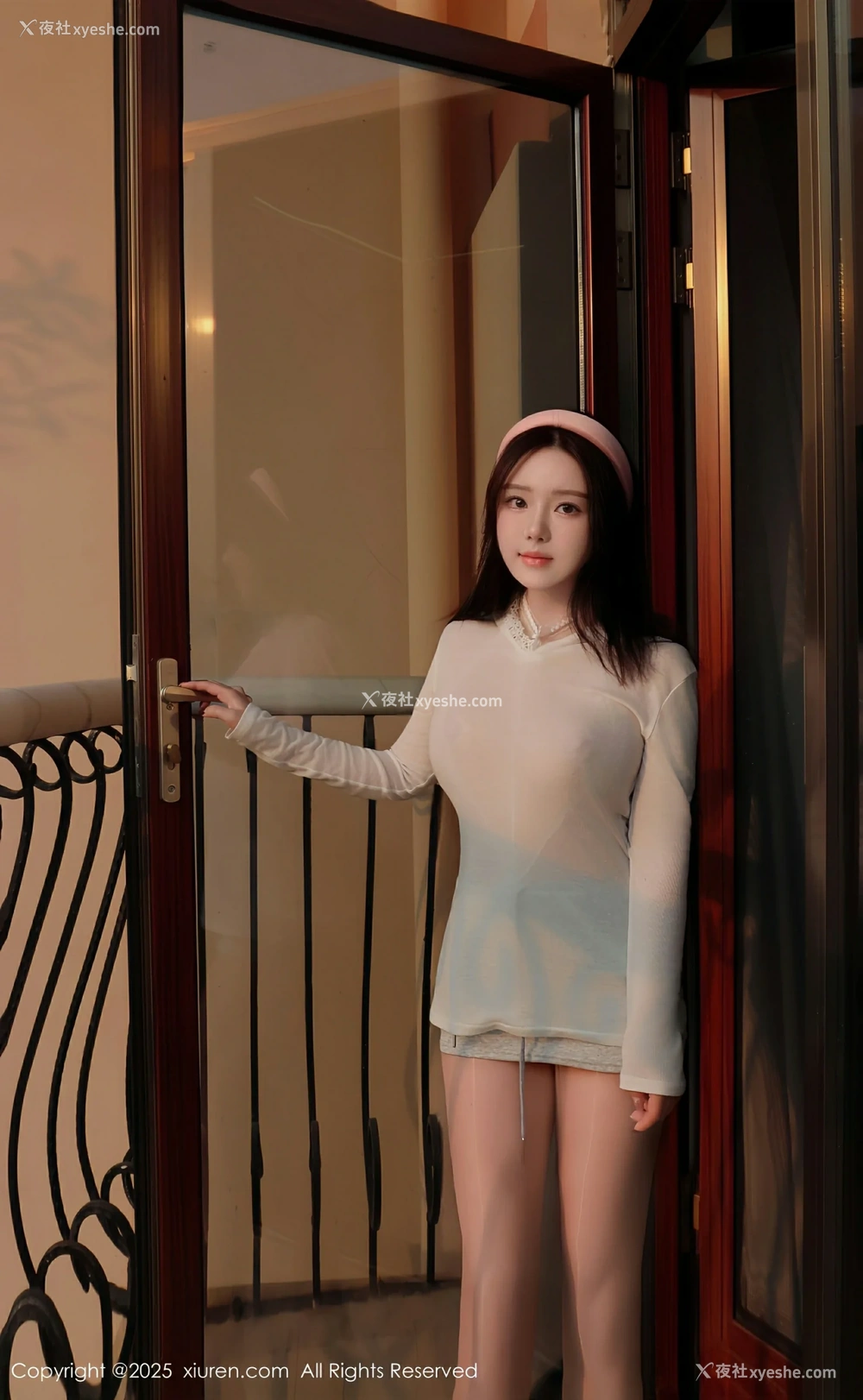 1P - [XiuRen秀人网] No.9923 小薯条nienie