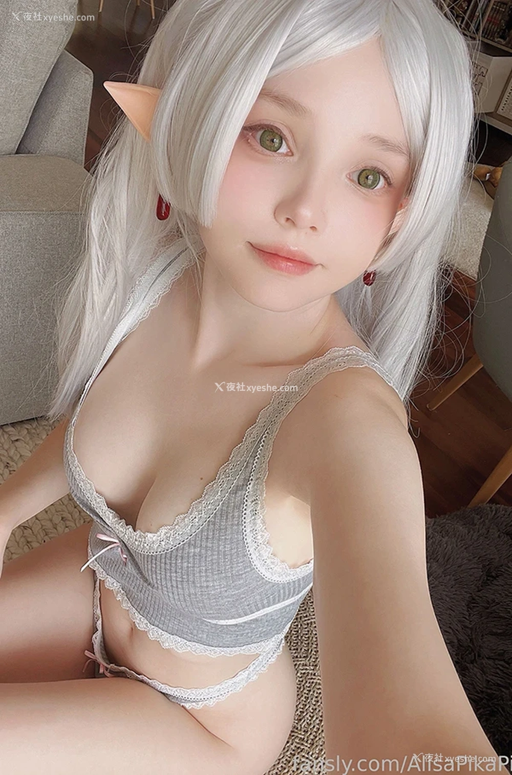 1P - 俄罗斯极品coser@Rocksy Light订阅图集2