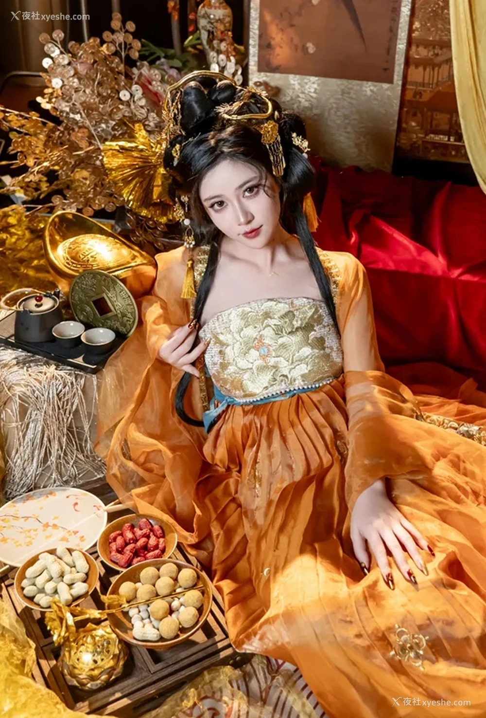 1P - 极品女神年年金蛇贺岁无圣光唯美人体图集