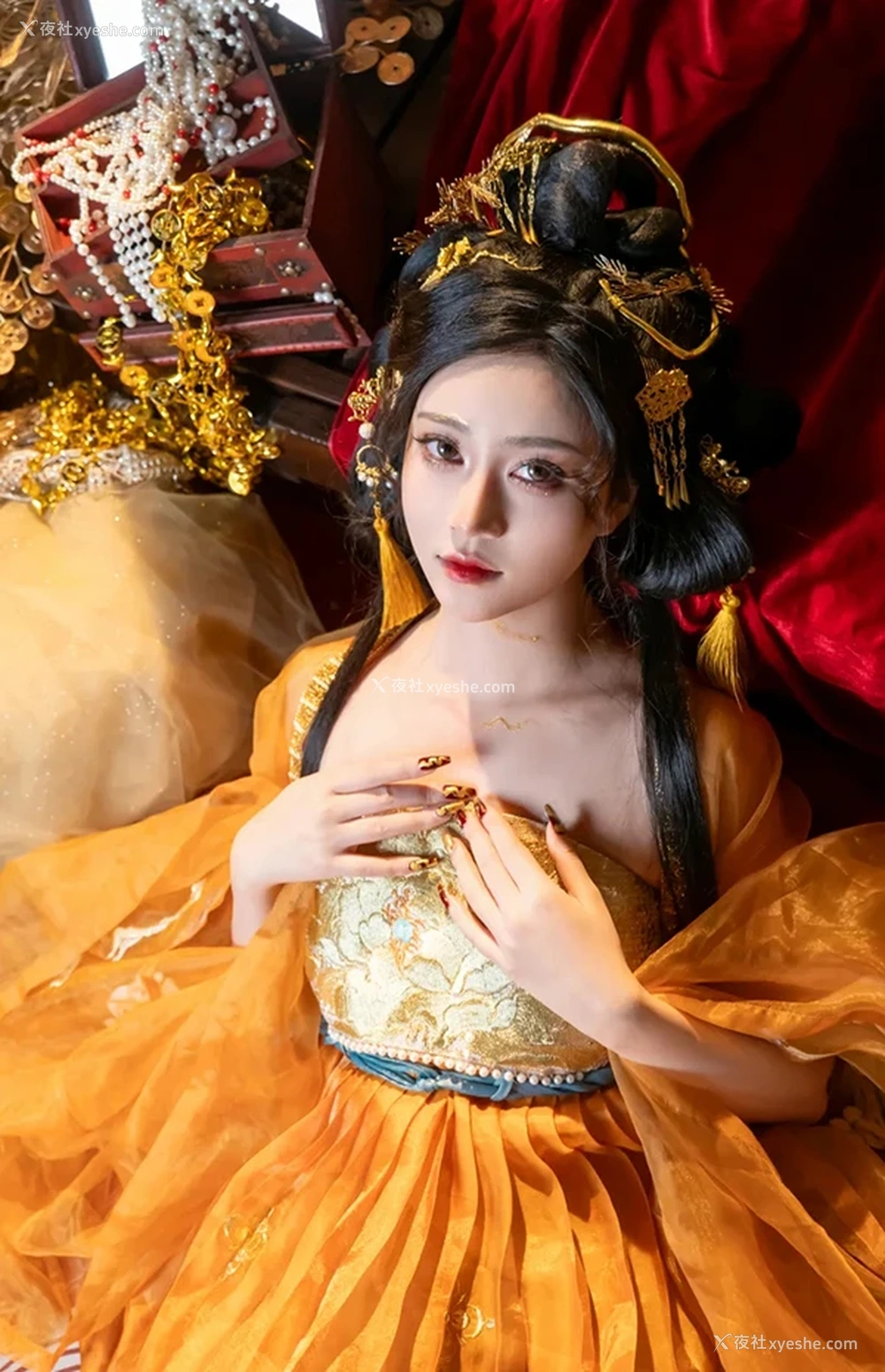 1P - 极品女神年年金蛇贺岁无圣光唯美人体图集