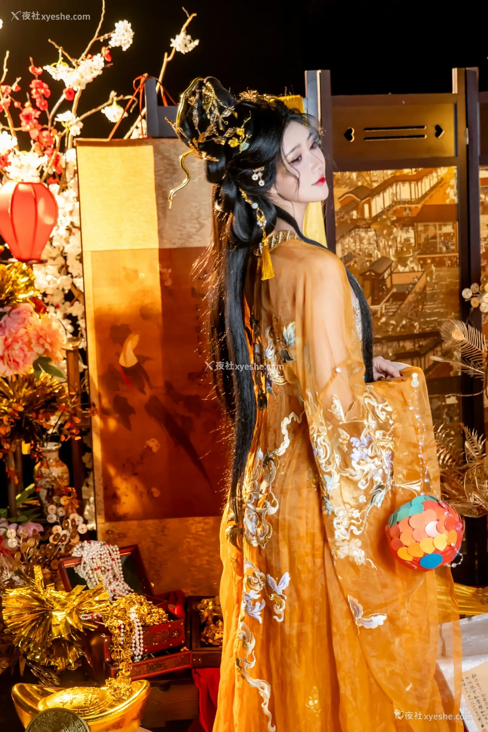 1P - 年年Nnian – 金蛇贺岁