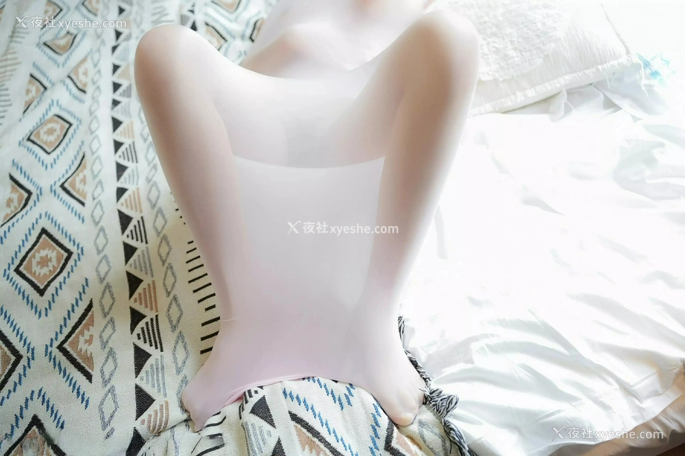 1P - [XiuRen秀人网] No.9935 姚若兮vay