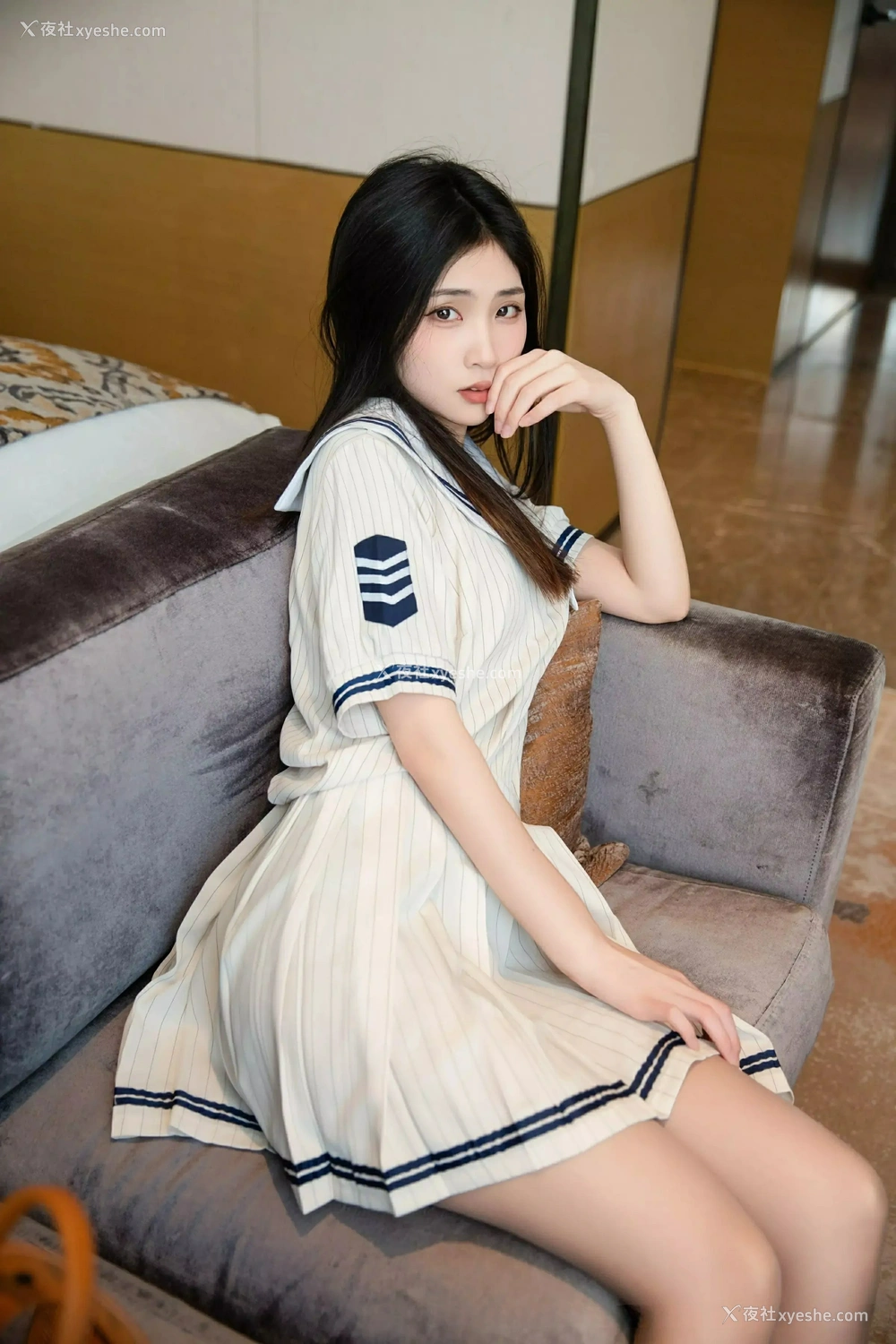 1P - [XiuRen秀人网] No.9942 刘婷婷