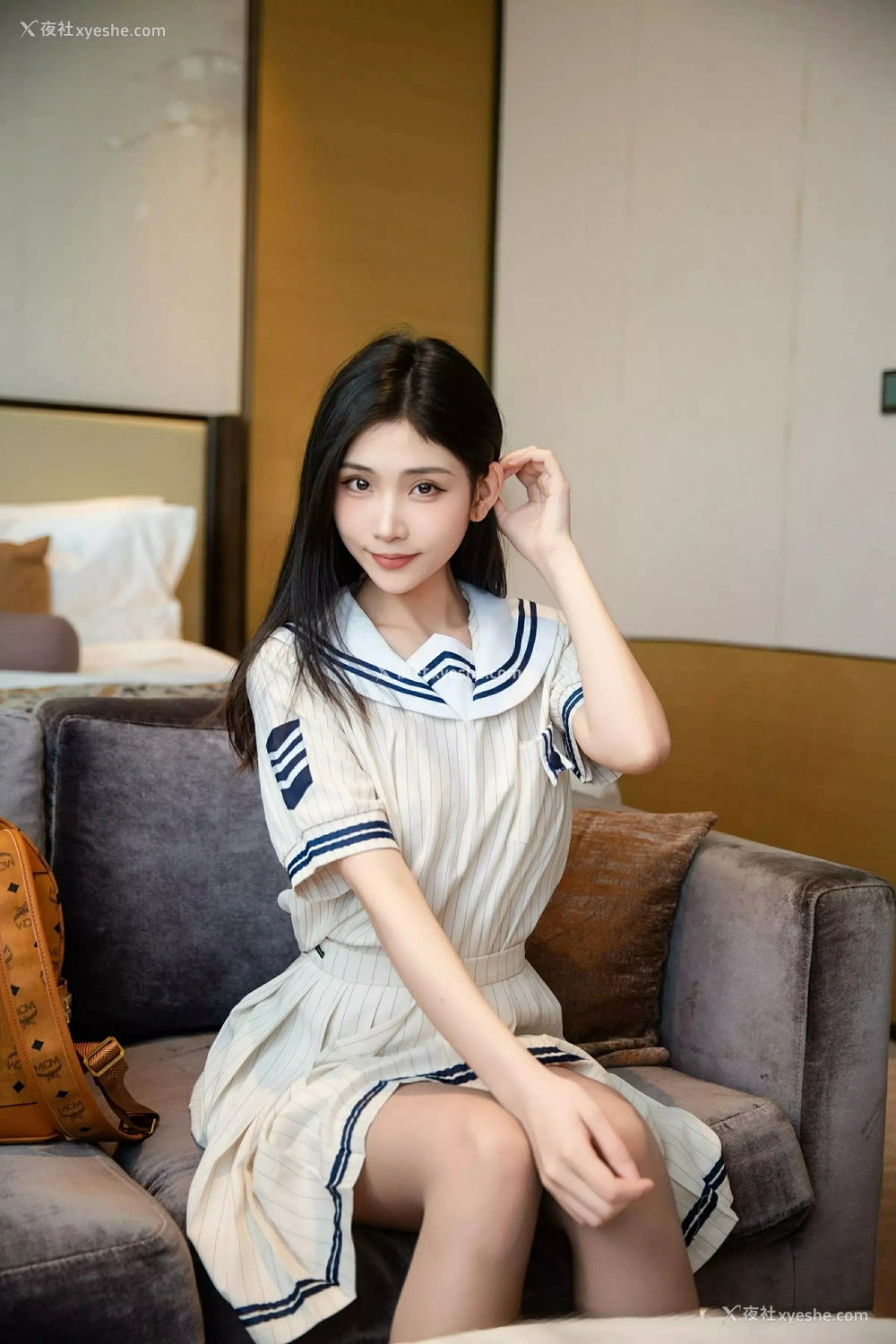 1P - [XiuRen秀人网] No.9942 刘婷婷