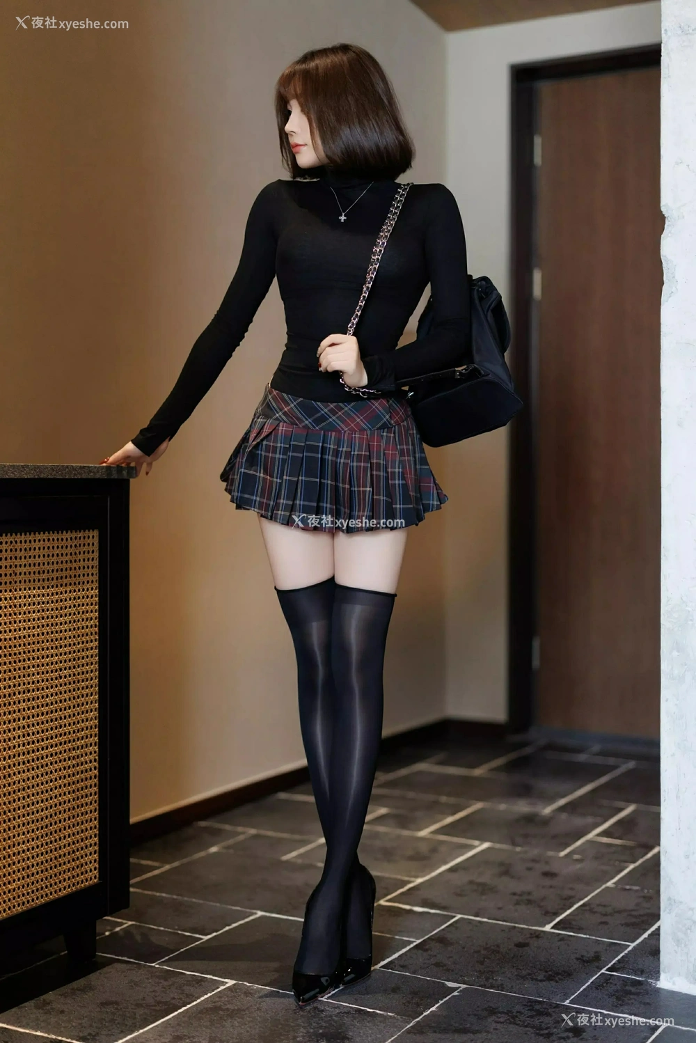 1P - [XiuRen秀人网] No.9944 徐莉芝Booty