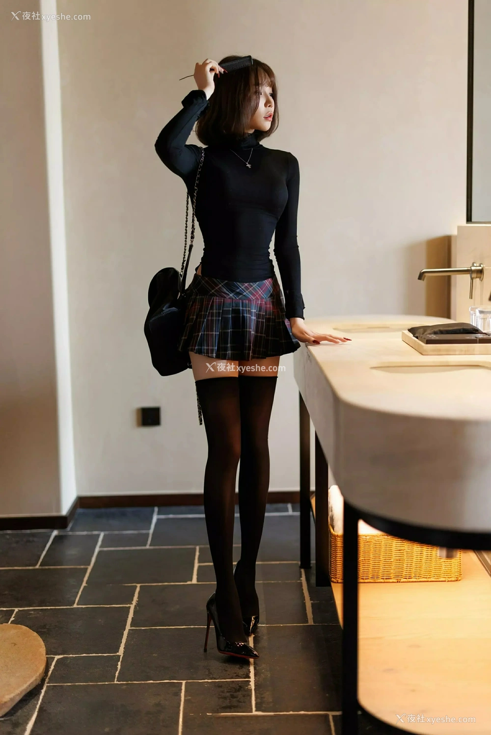 1P - [XiuRen秀人网] No.9944 徐莉芝Booty