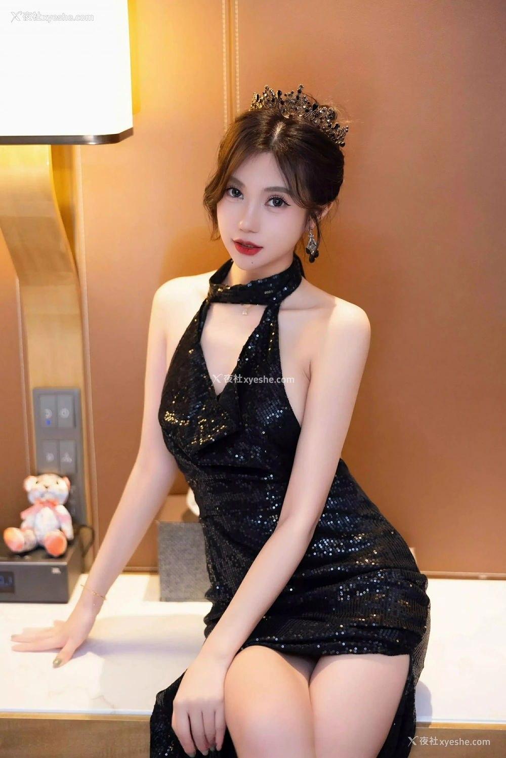 1P - [XiuRen秀人网] No.9948 绮里嘉ula