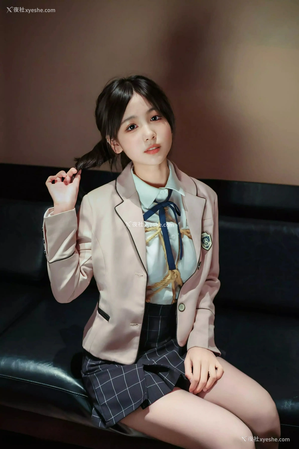 1P - [XiuRen秀人网] No.9949 奶芙乔乔