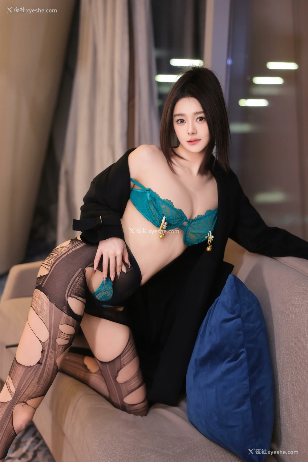 1P - xiuren秀人网福利candy糖糖大尺度私拍无码流出黑丝诱惑