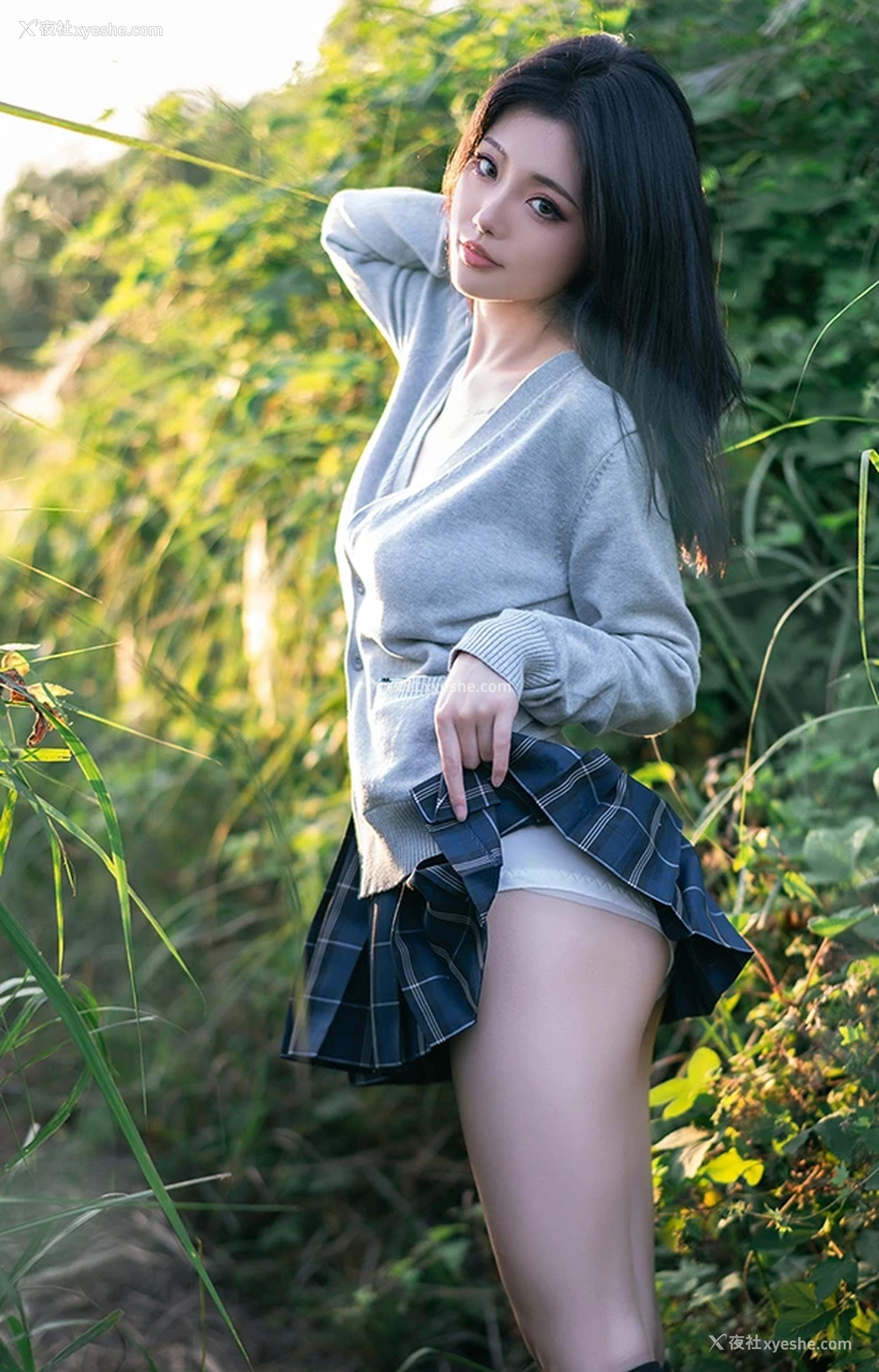 1P - 网红美女桃良阿宅 外出JK半裸正当时