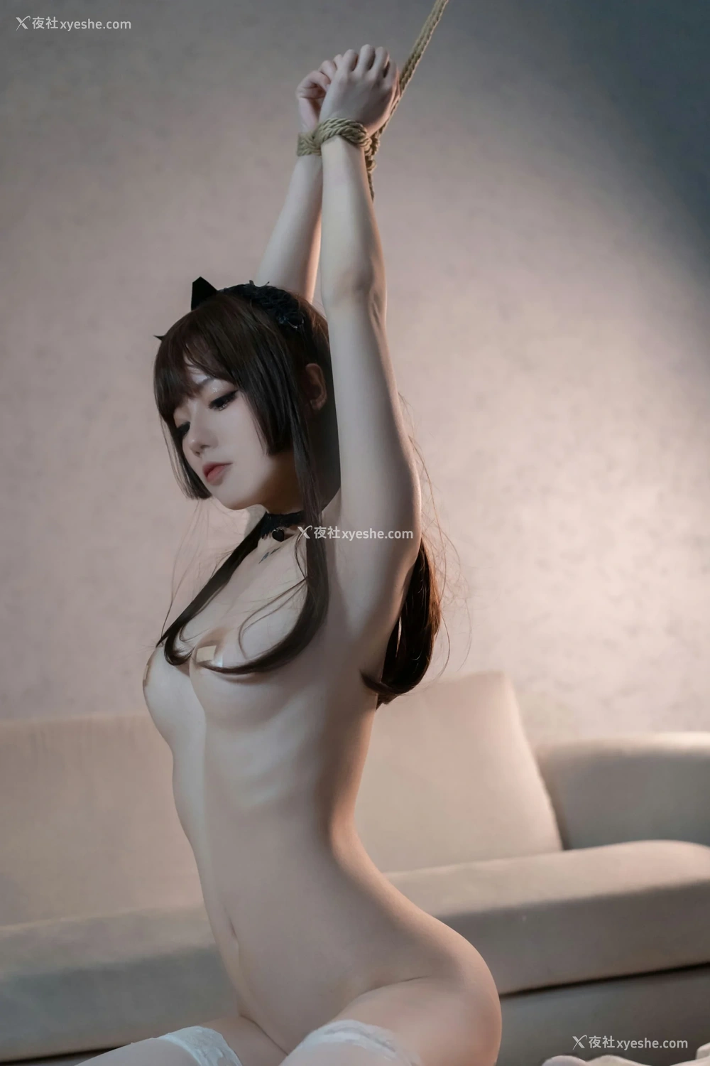 1P - 桃良阿宅 – 黑白裙