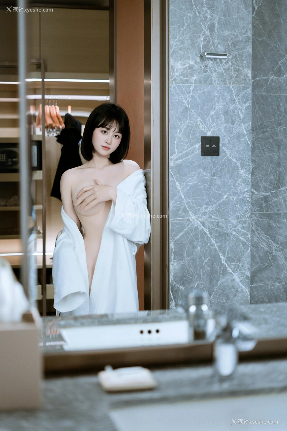 1P - [XiuRen秀人网] No.9972 涵涵Luna