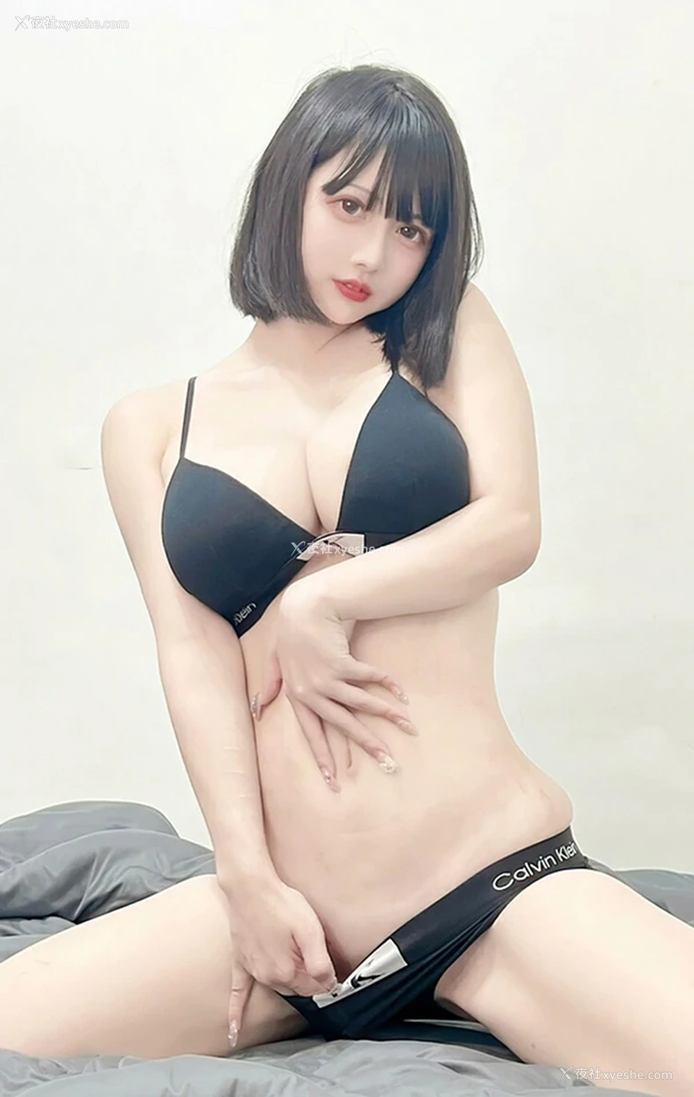 1P - 网红美女沖田凜花Rinka 小丁双人百合尺度福利图