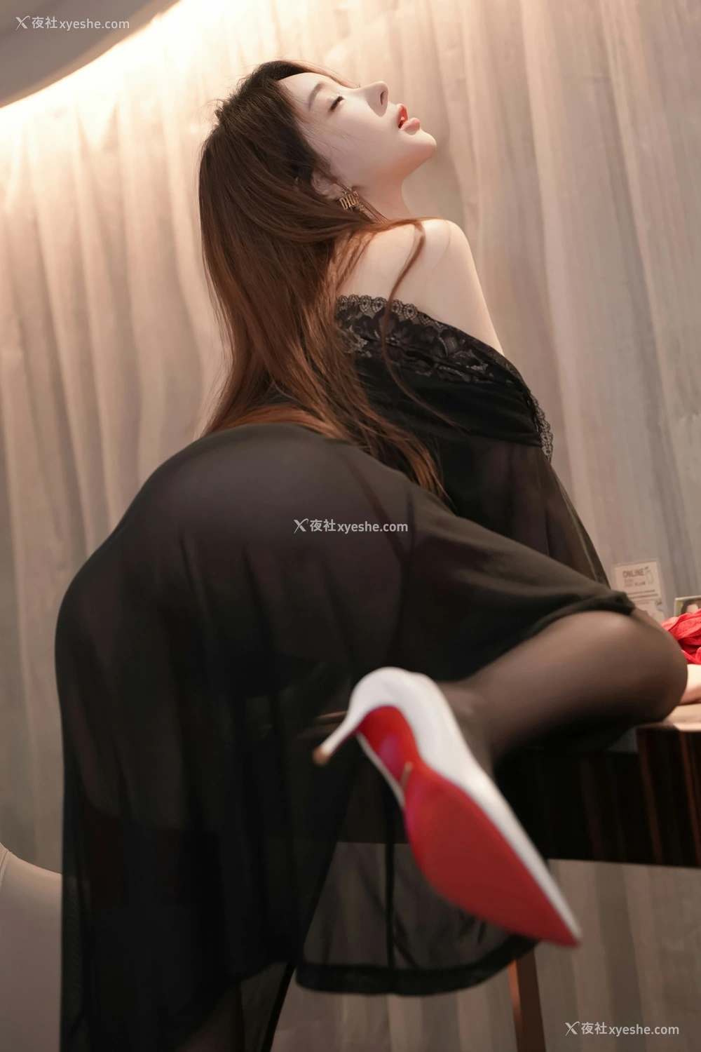 1P - xiuren秀人网福利雨儿酱eve大尺度私拍无码流出红色吊带睡裙