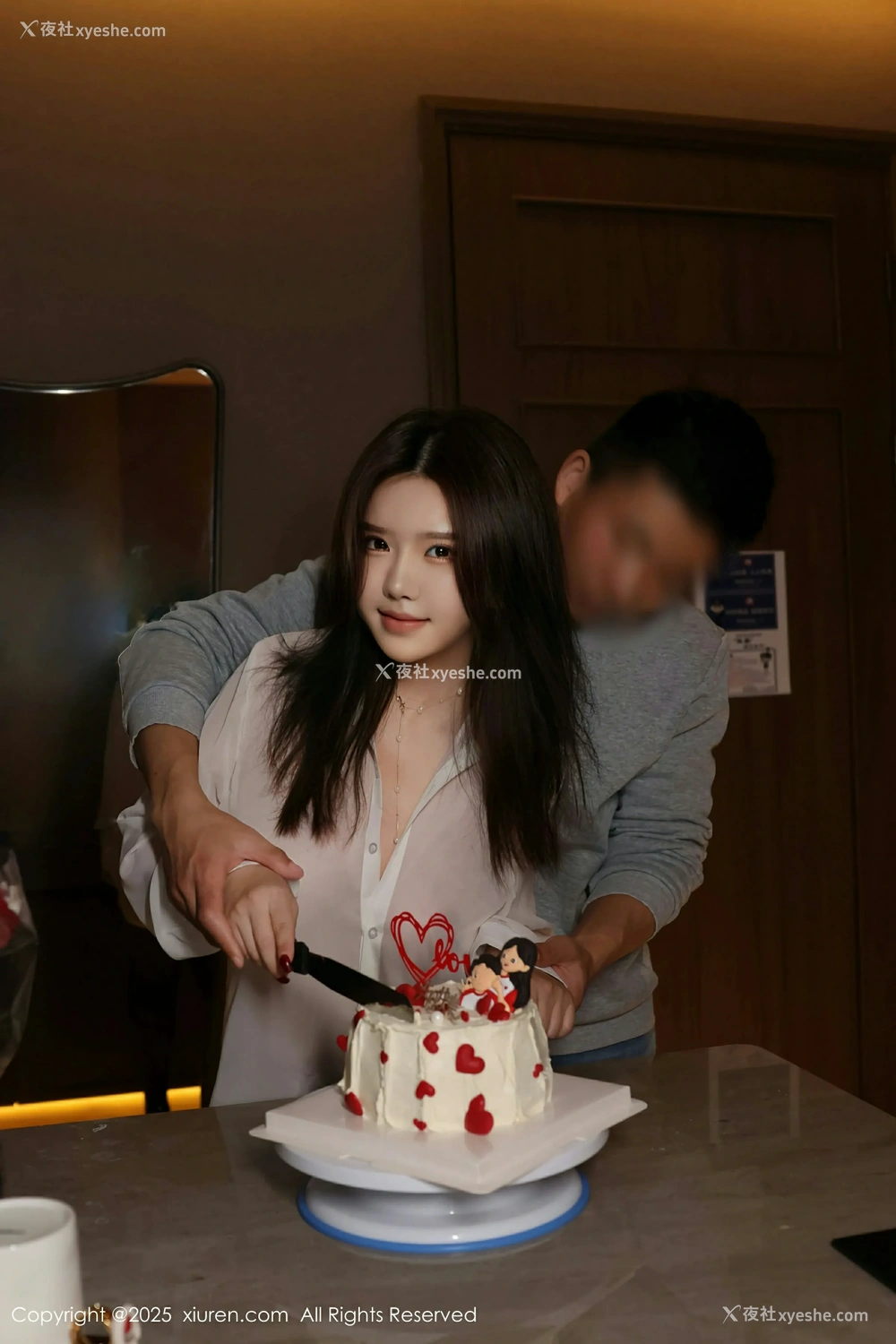 1P - [XiuRen秀人网] No.9983 小薯条nienie