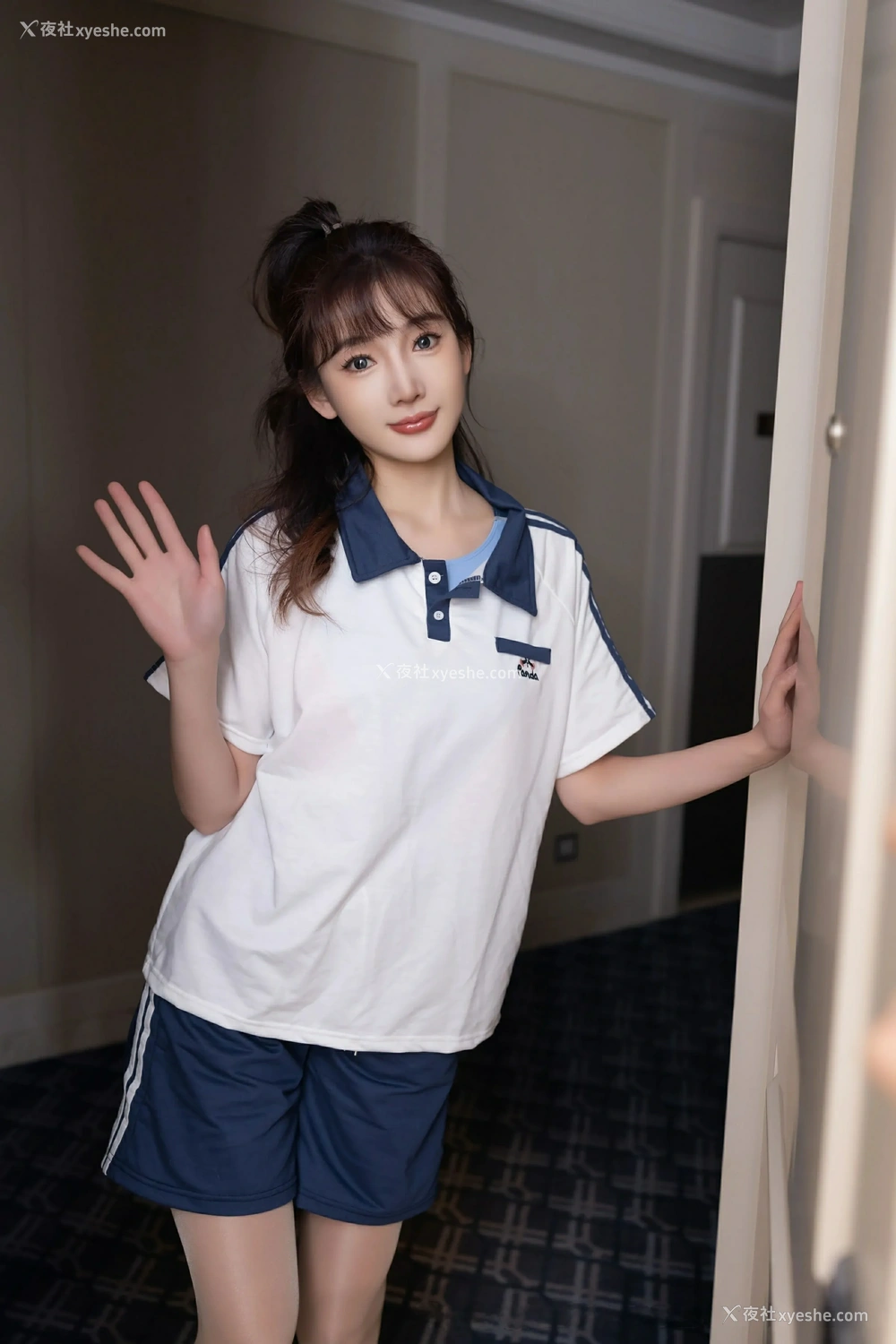 1P - [XiuRen秀人网] No.9979 陆萱萱