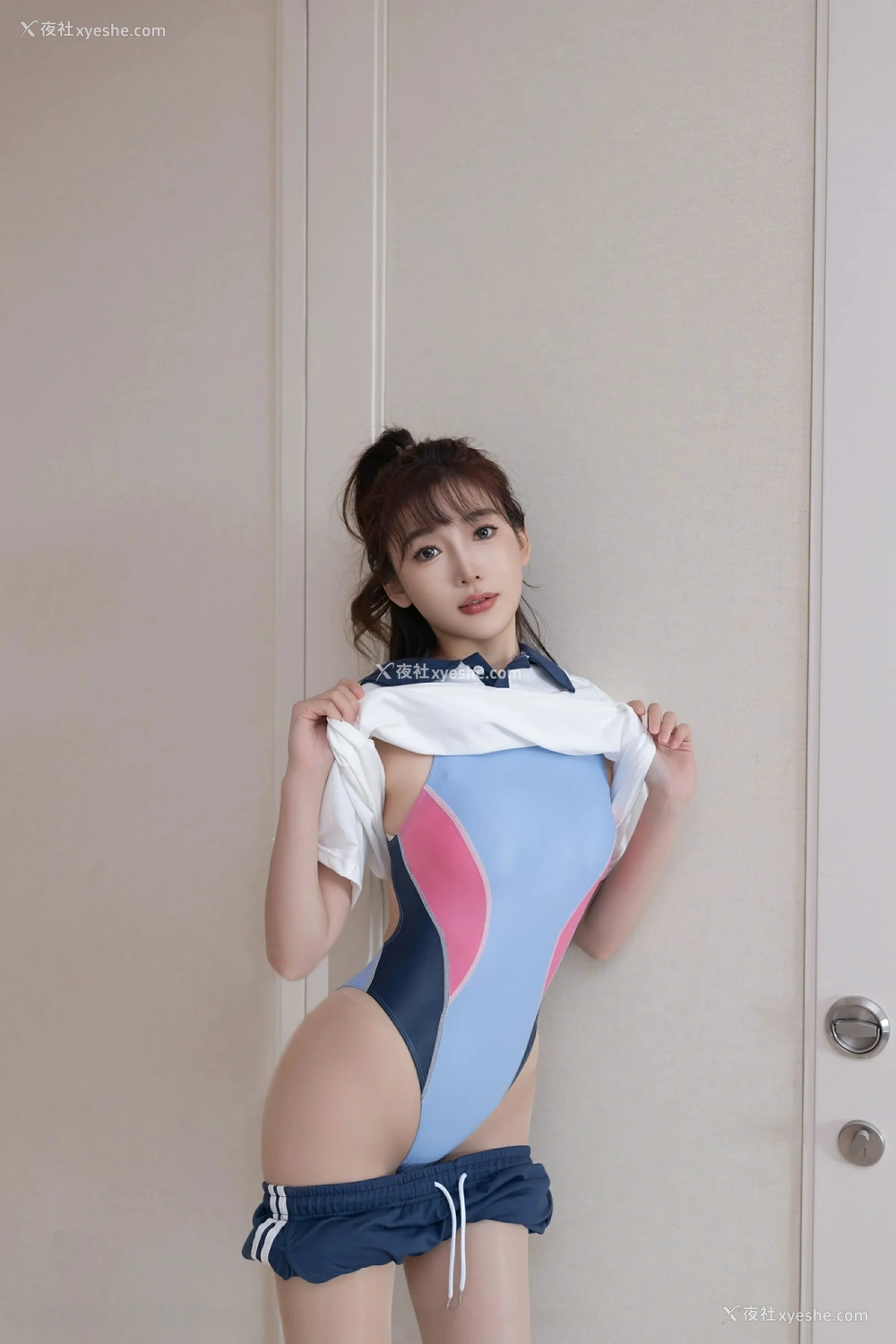 1P - [XiuRen秀人网] No.9979 陆萱萱