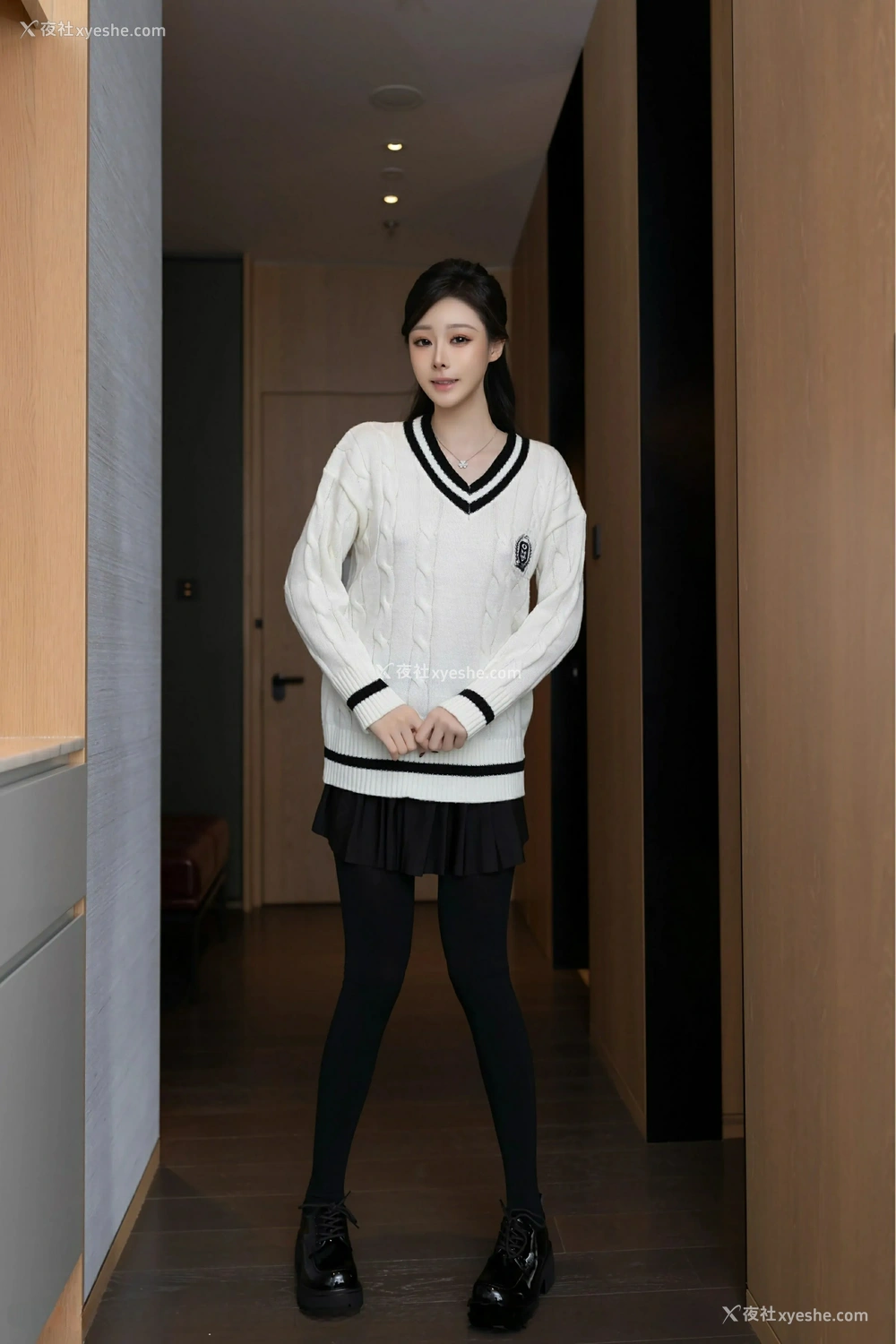 1P - [XiuRen秀人网] No.9986 小逗逗