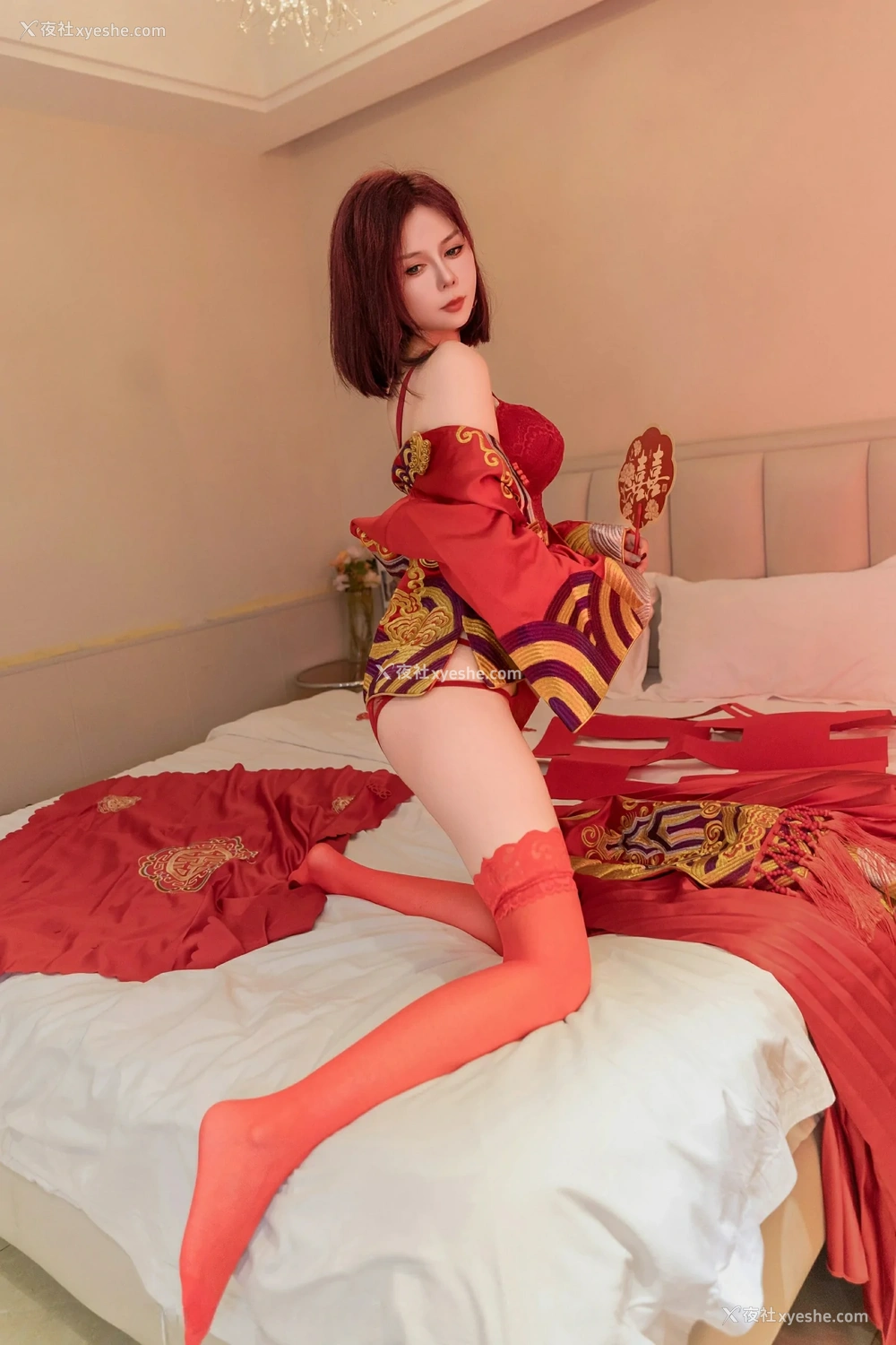 1P - [XiuRen秀人网] No.9995 白芷yy