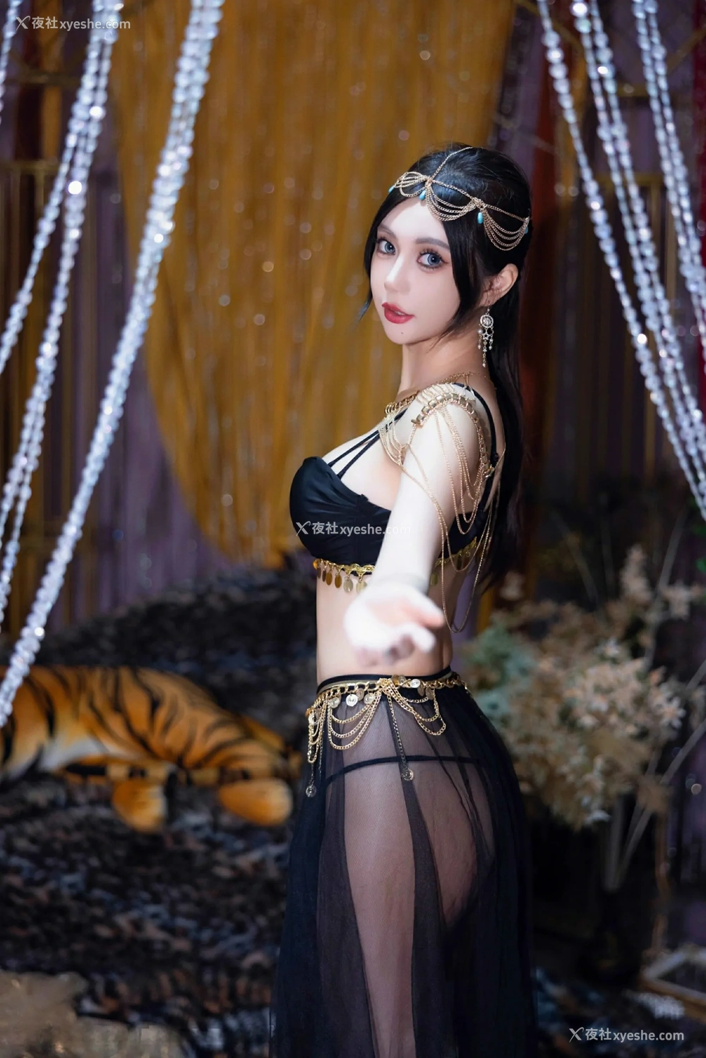 1P - [XiuRen秀人网] No.10018 绮里嘉ula