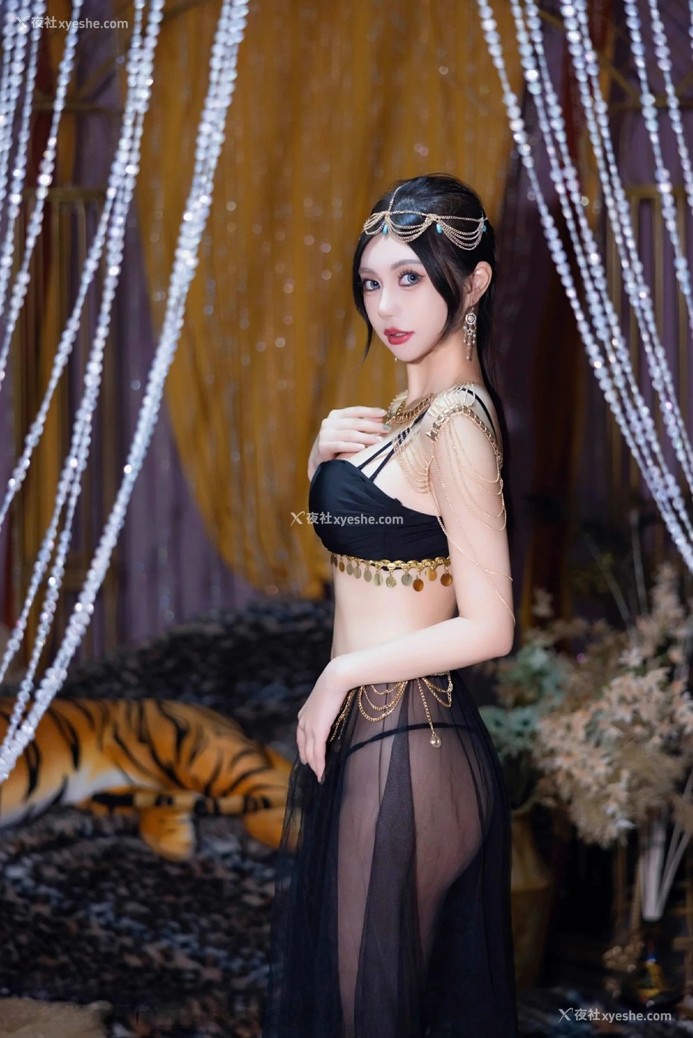 1P - [XiuRen秀人网] No.10018 绮里嘉ula
