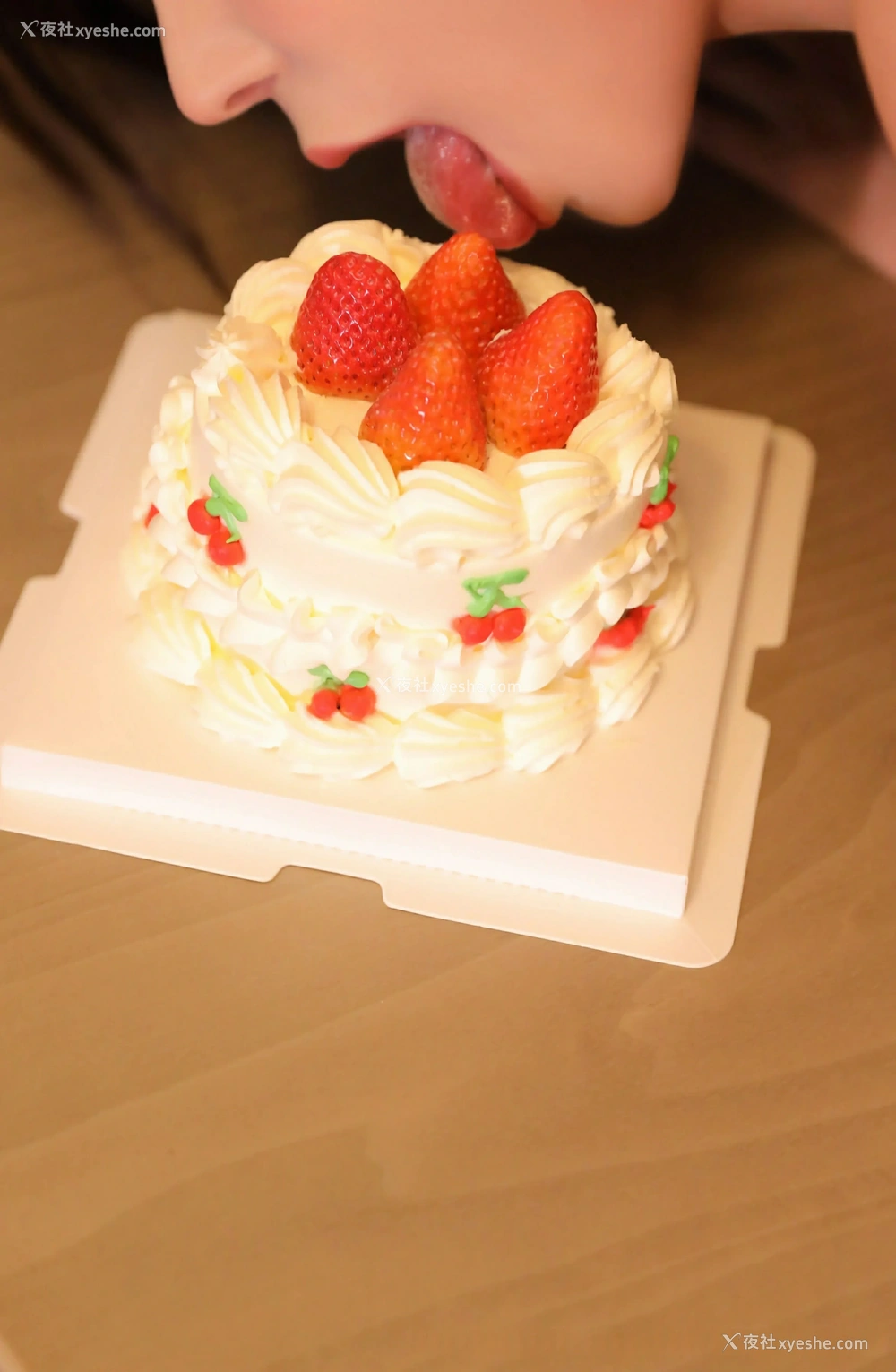 1P - [XiuRen秀人网] No.10029 小蛮妖Yummy