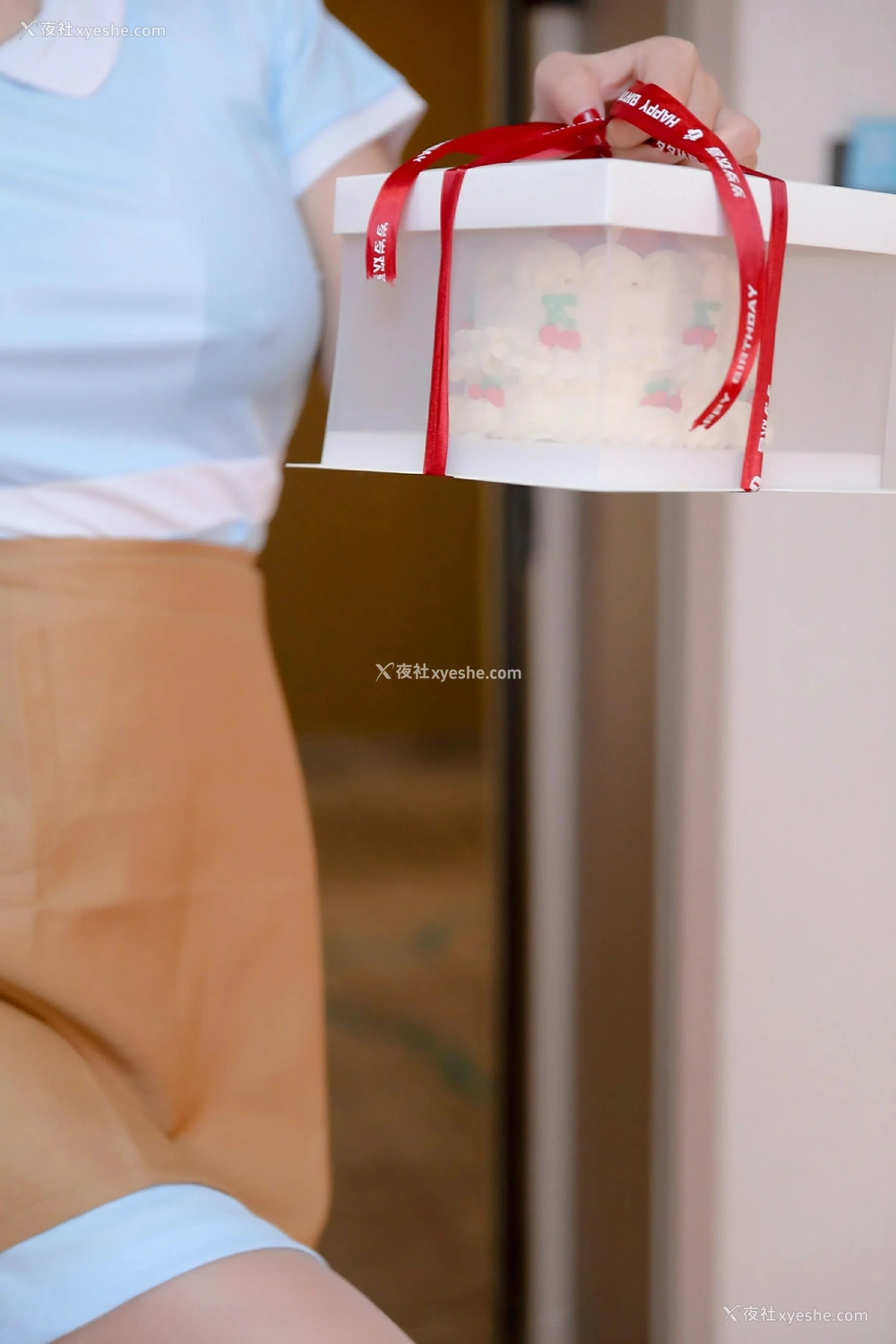 1P - [XiuRen秀人网] No.10029 小蛮妖Yummy