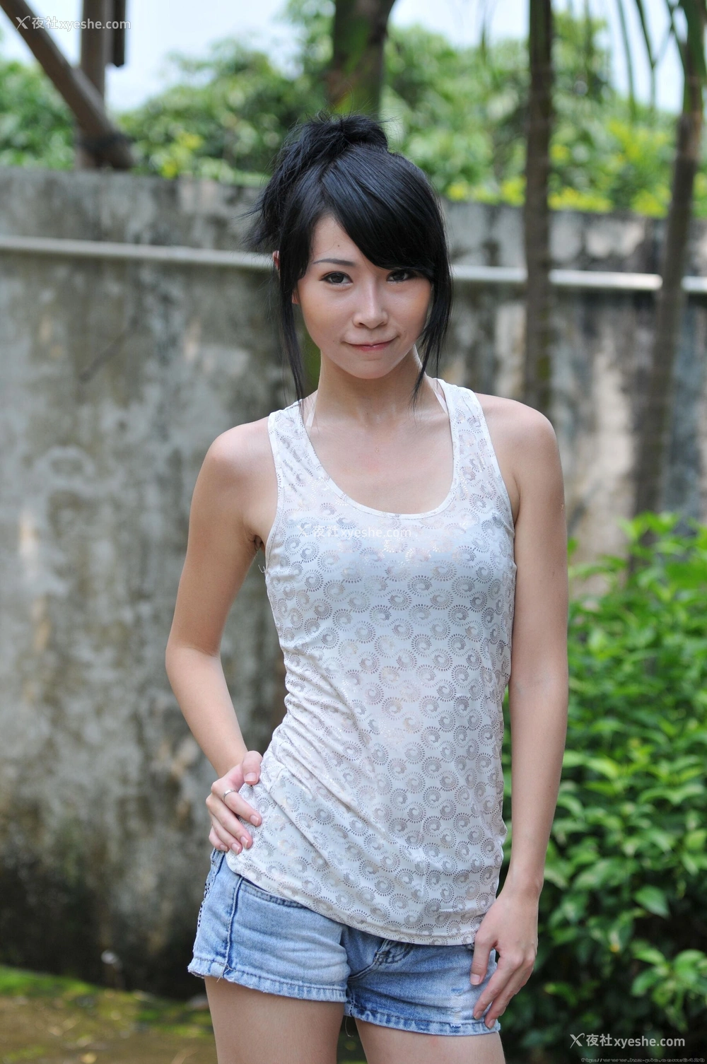 1P - 国模戴娜&蕊蕊&何芳人体私拍套图