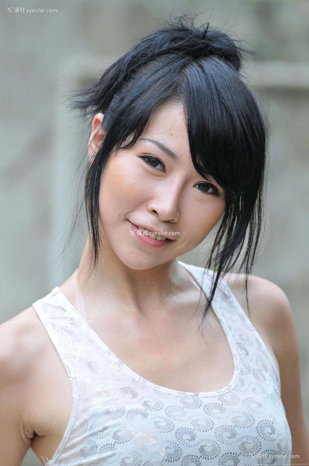 1P - 国模戴娜&蕊蕊&何芳人体私拍套图