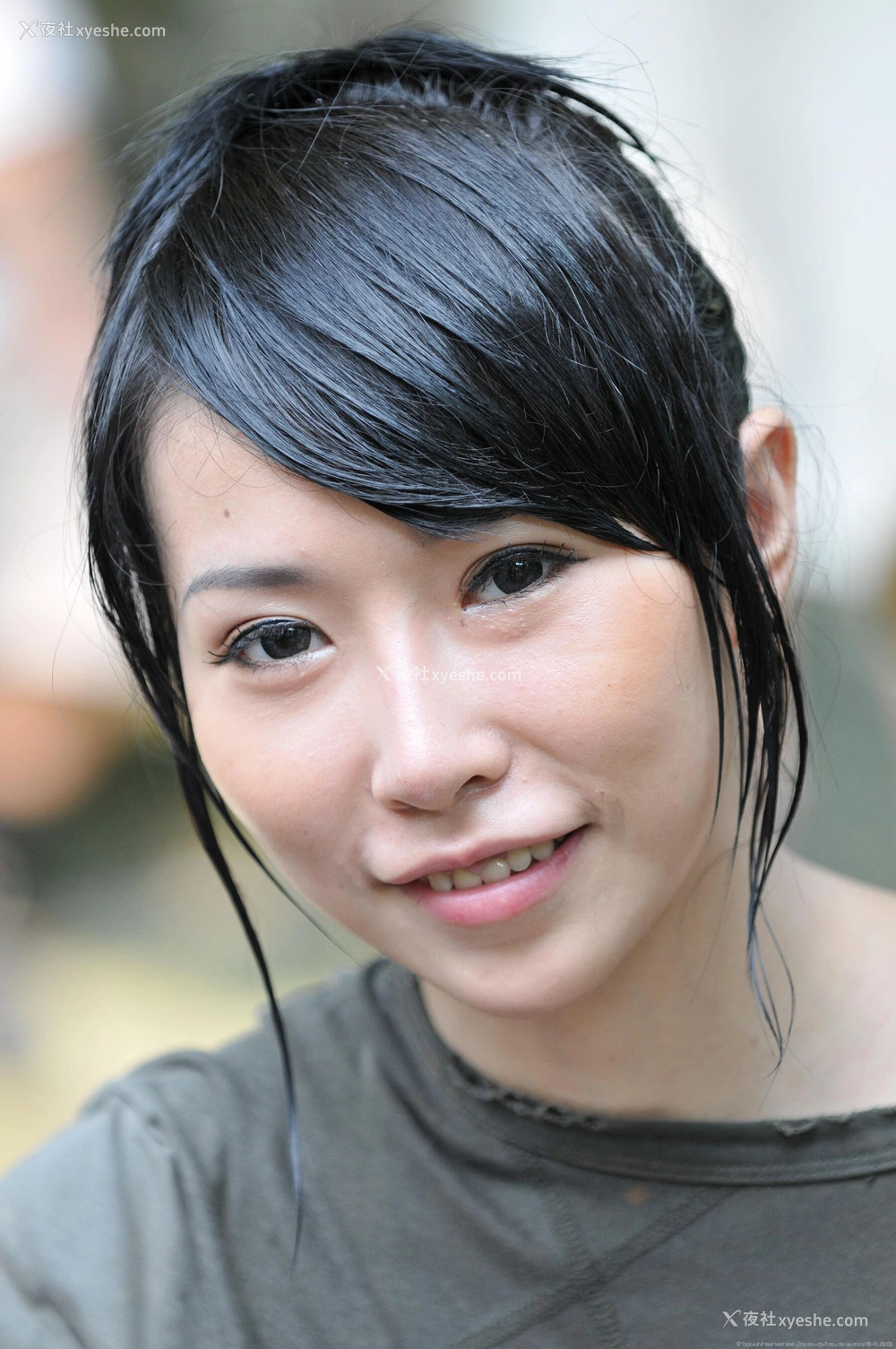1P - 国模戴娜&蕊蕊&何芳人体私拍套图