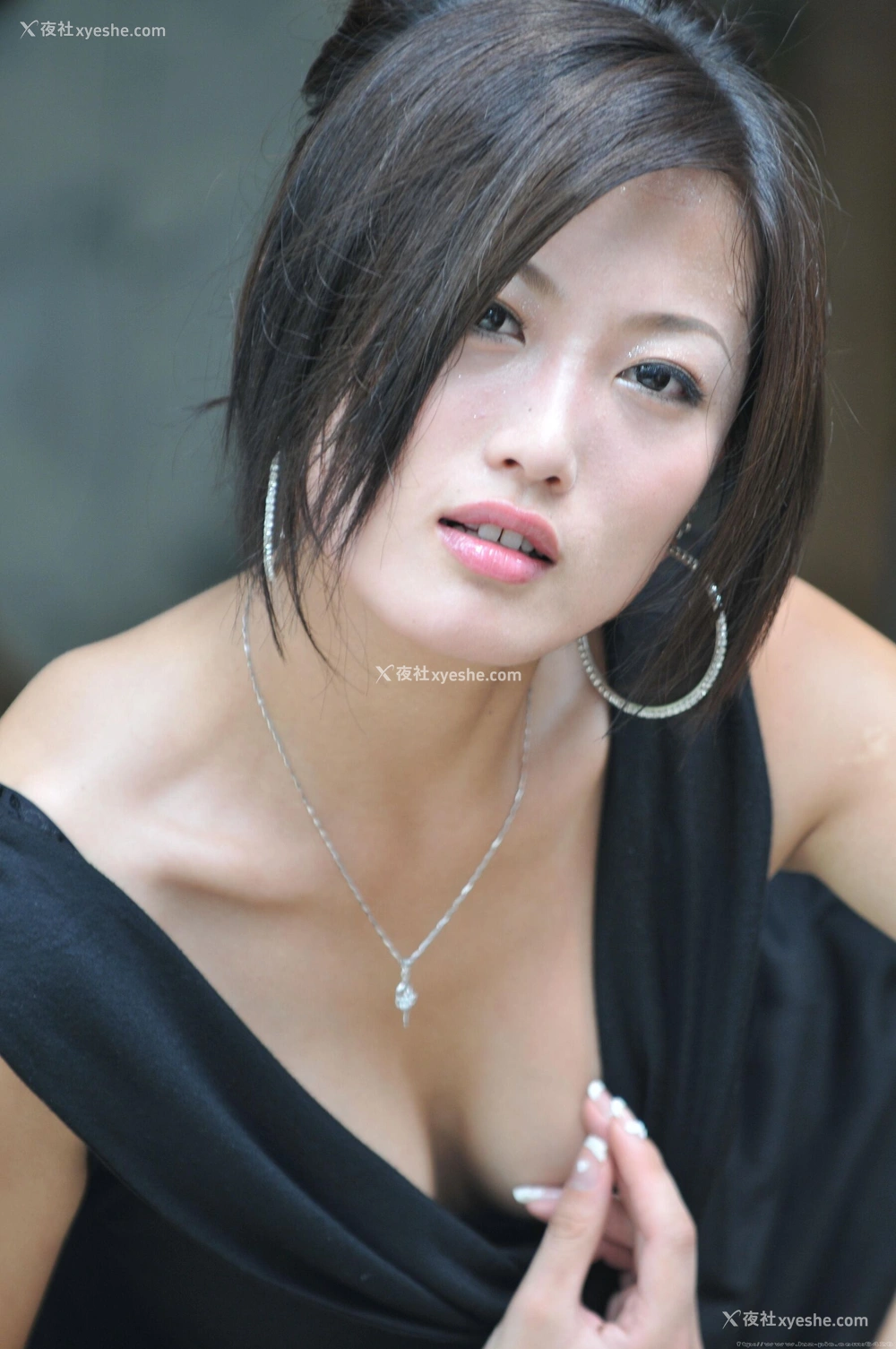 1P - 国模戴娜&蕊蕊&何芳人体私拍套图