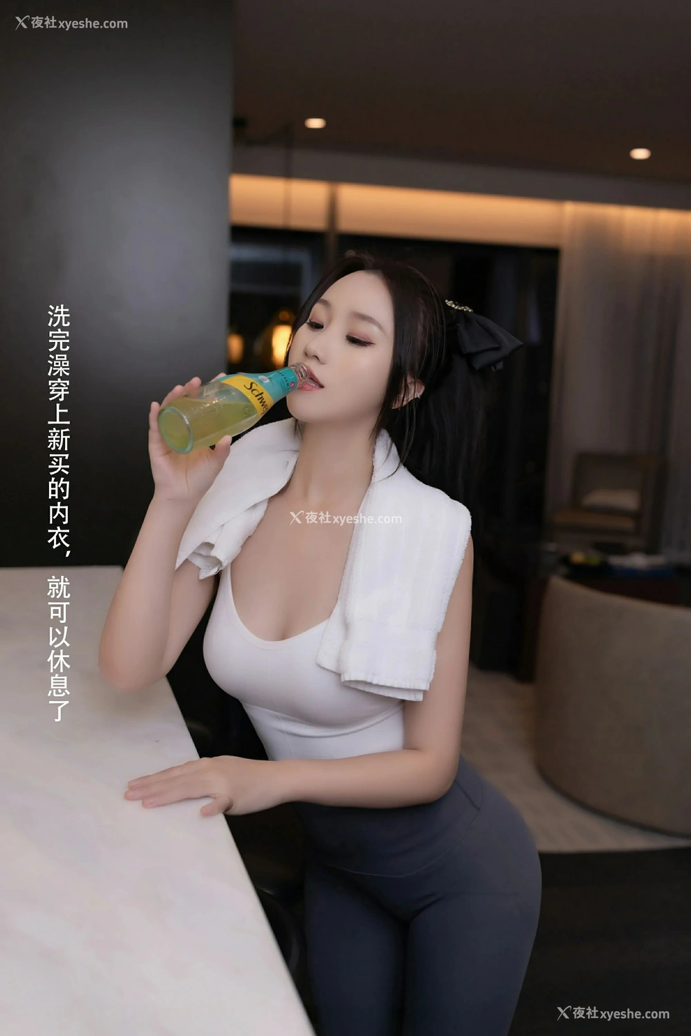 1P - [XiuRen秀人网] No.10042 杏子Yada