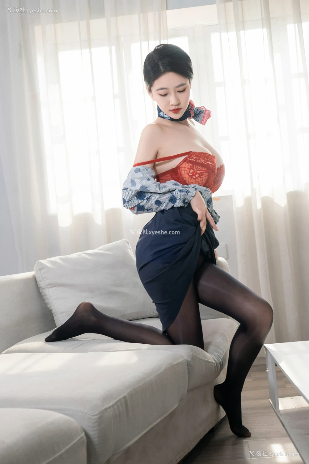 1P - 年年Nnian – 3月最新作品空姐2