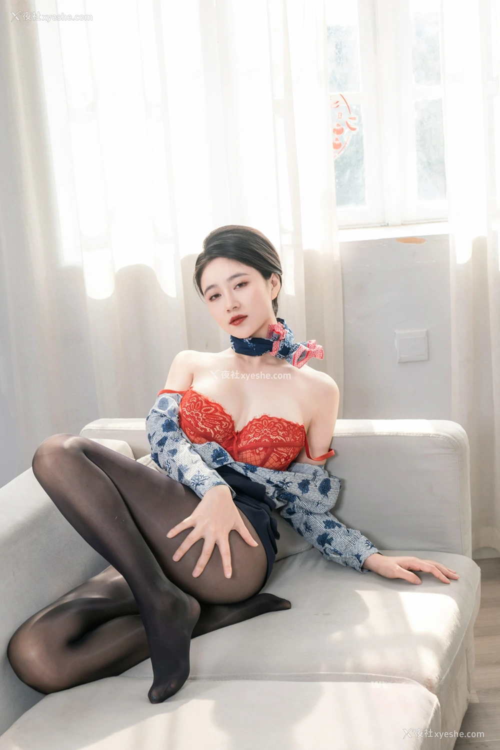 1P - 年年Nnian – 3月最新作品空姐2