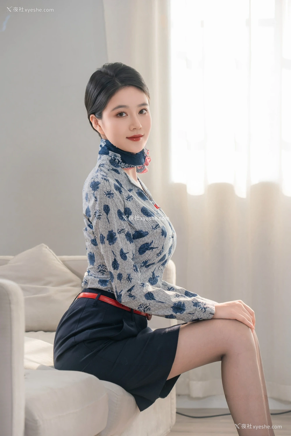 1P - 年年Nnian – 3月最新作品空姐2