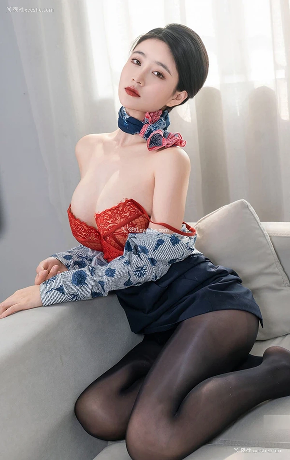 1P - 极品女神年年空姐制服火红内衣无圣光唯美图集